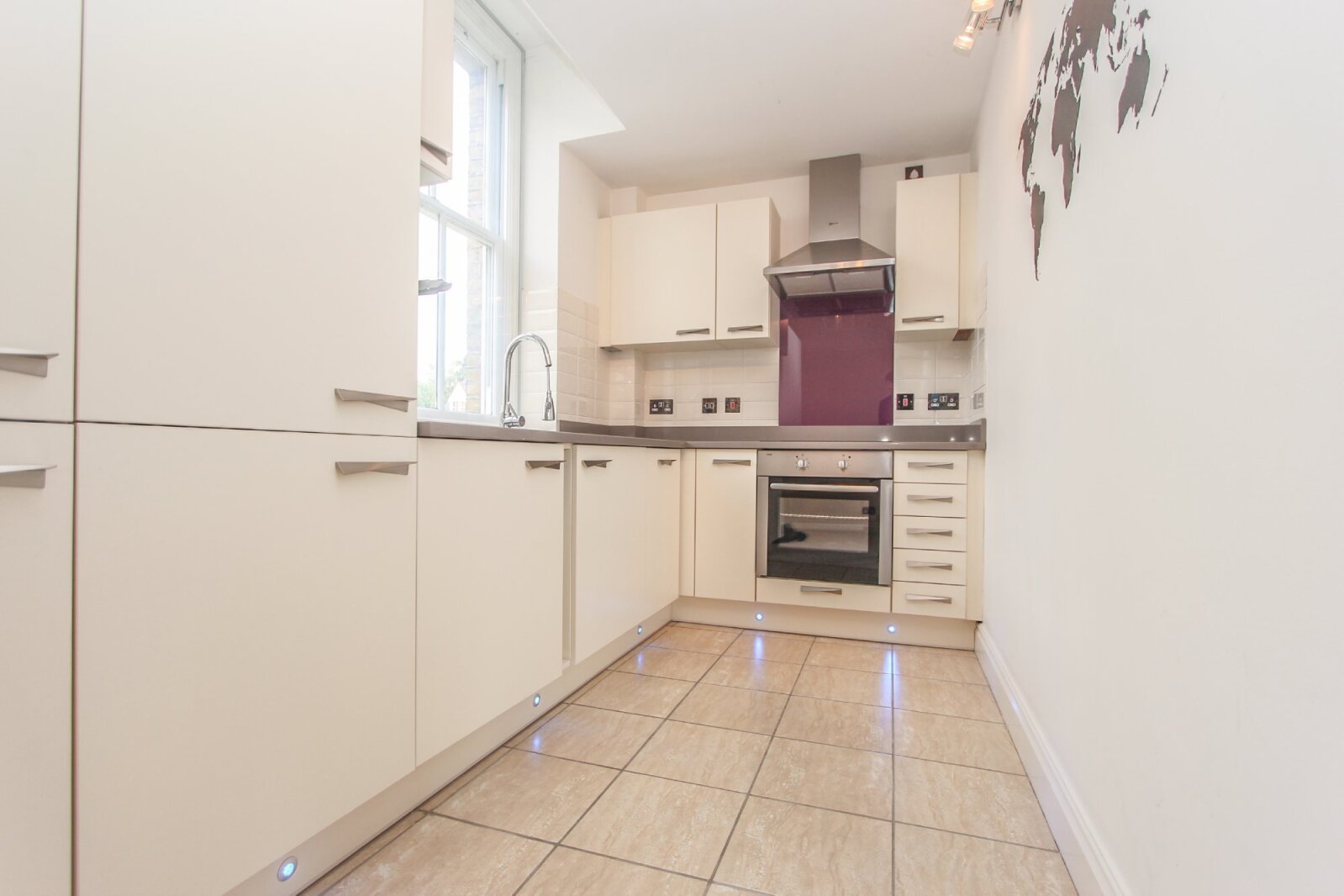 Flat 37, Alexandra Court, Watford photo 2
