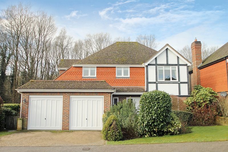 4 bed Detached House