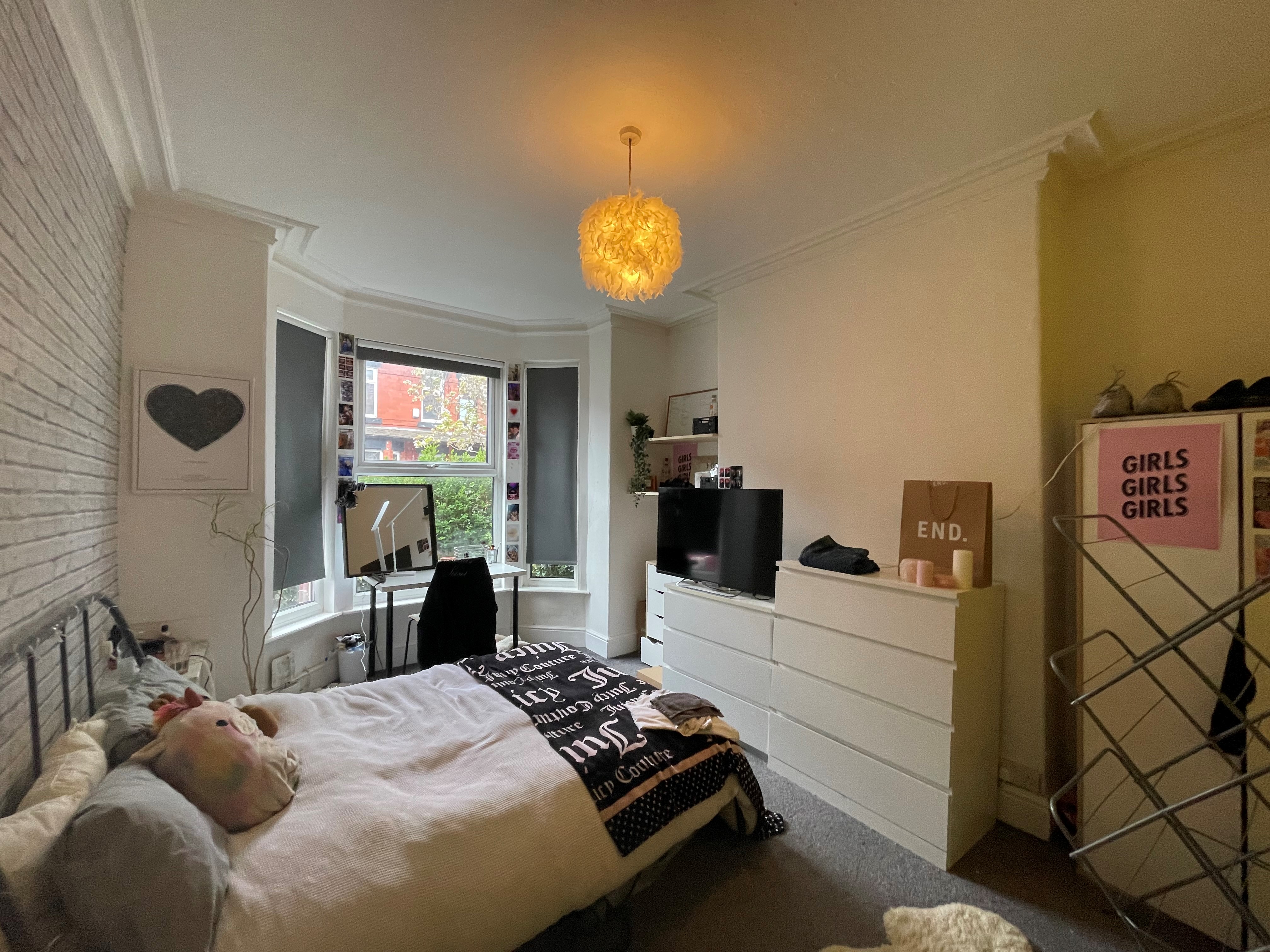 58, Manchester photo 5