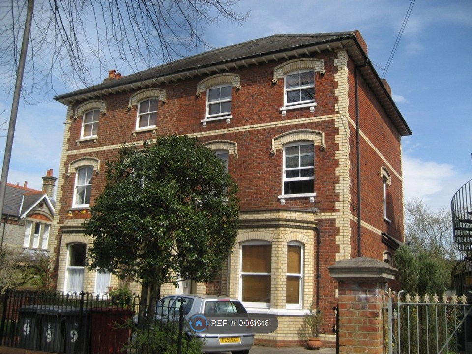 Alexandra Road, Reading photo 5