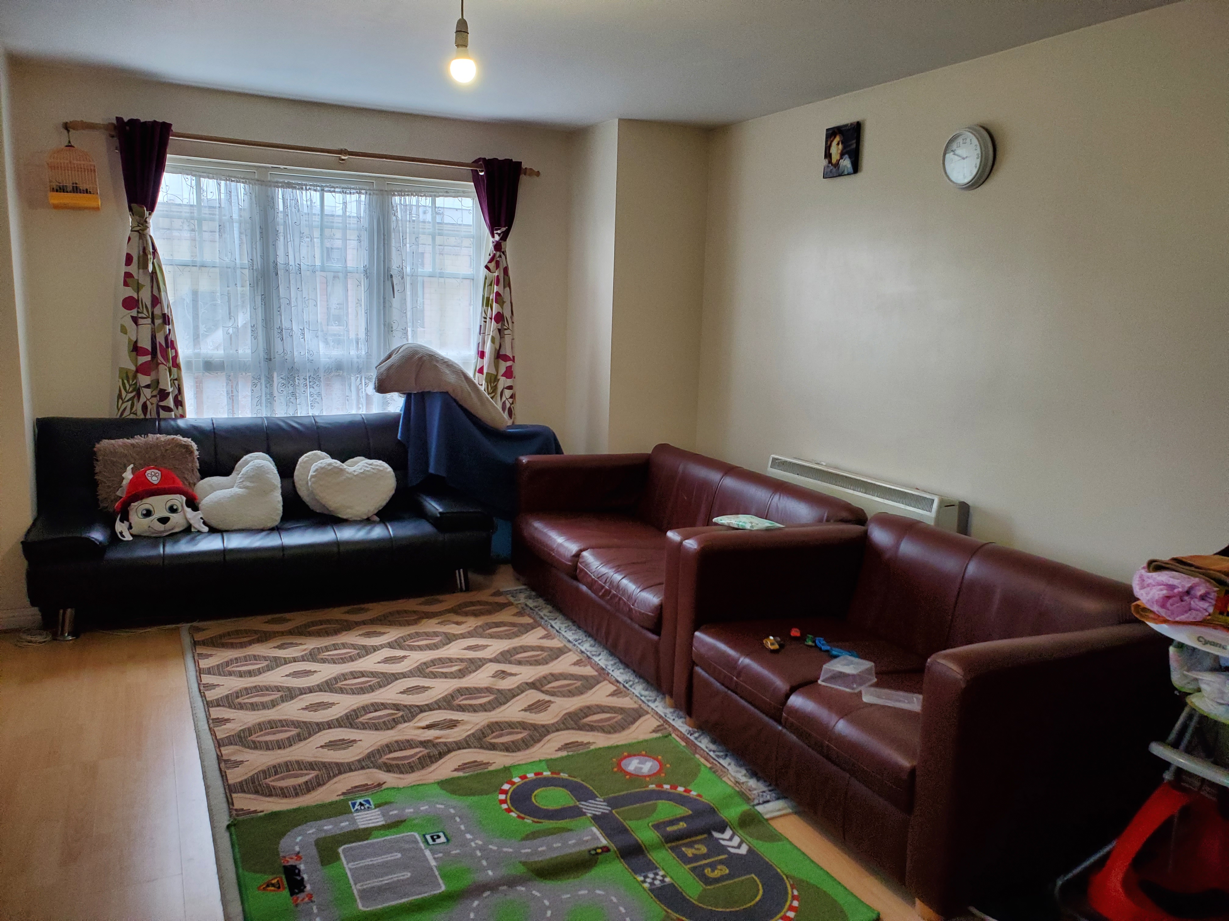 32, Williams Drive, Hounslow photo 3