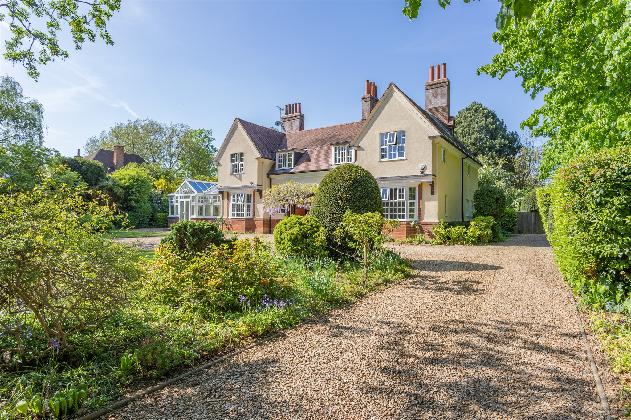 3 bedroom flat for sale