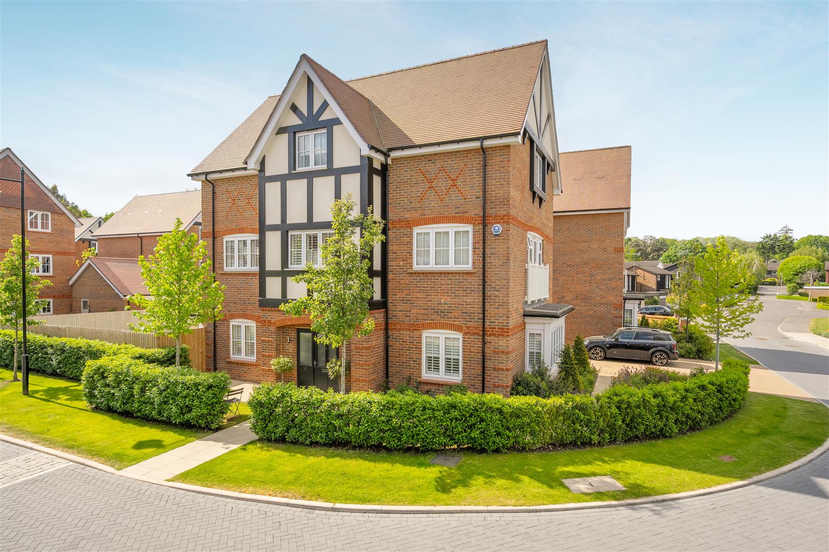 5 bedroom detached new house for sale 0