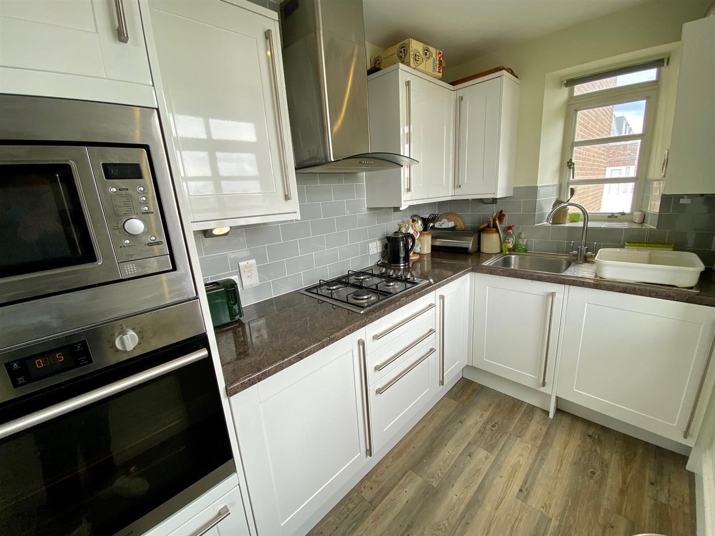 Free property report 49, Harewood Court, Wilbury Road, Hove, BN3 3GJ