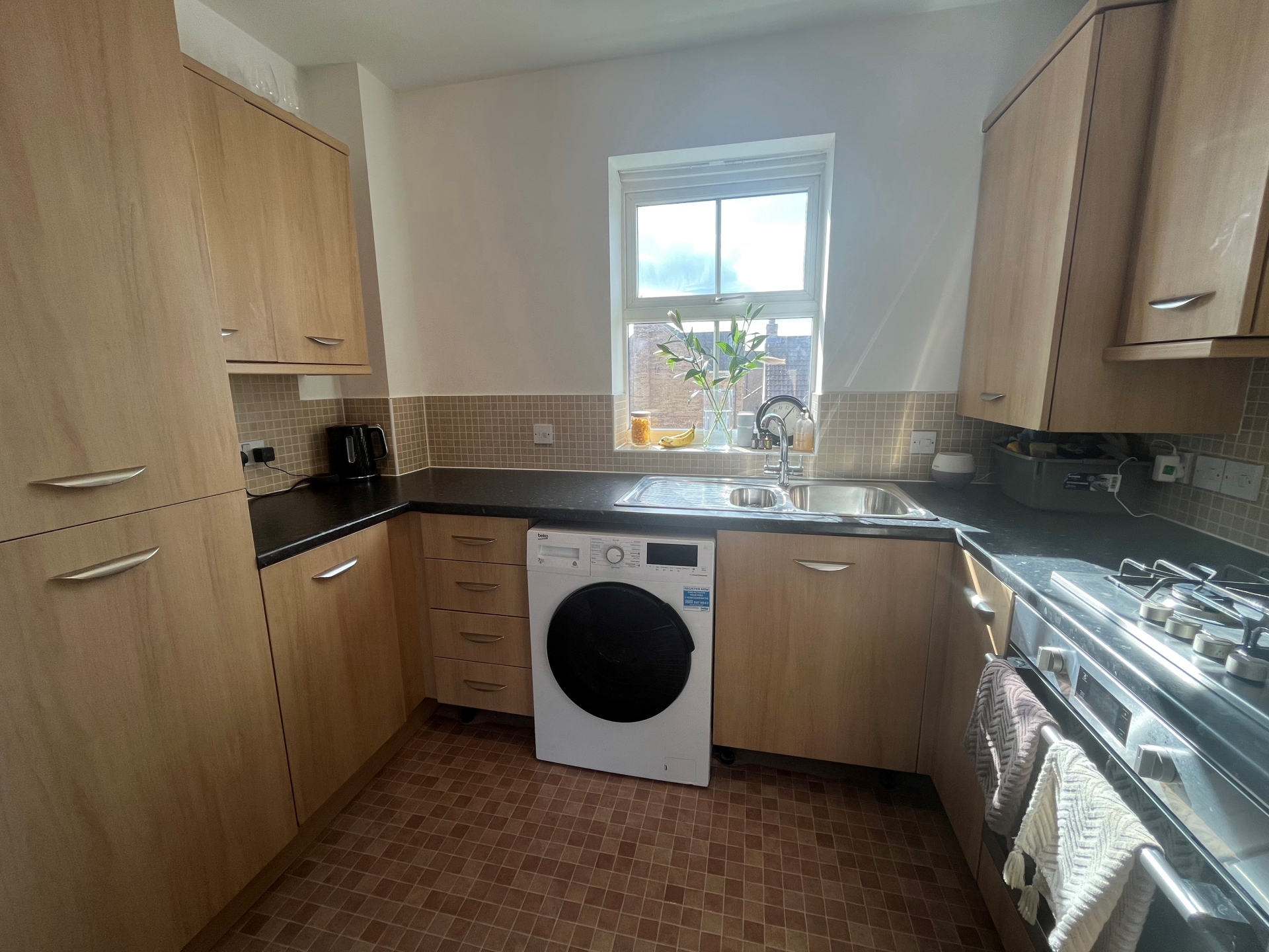 76, Howards Way, Northampton photo 3