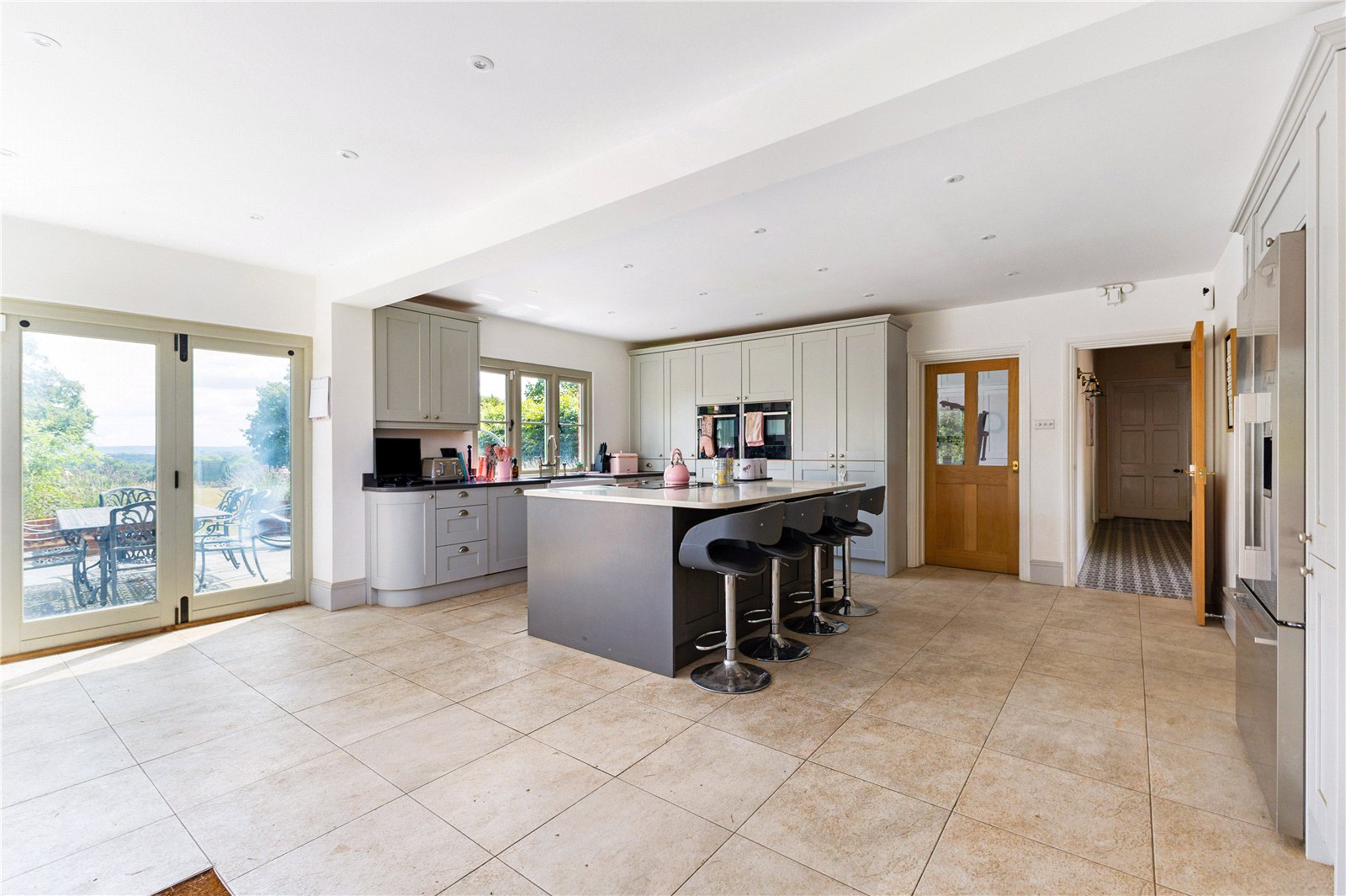 5 bedroom semi-detached house for sale 0