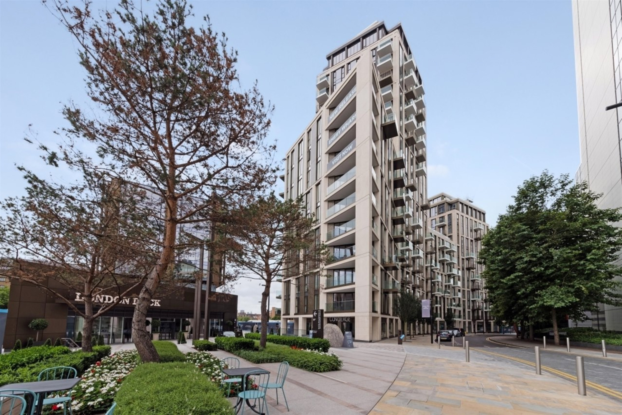 5 bedroom semi-detached house for sale in London