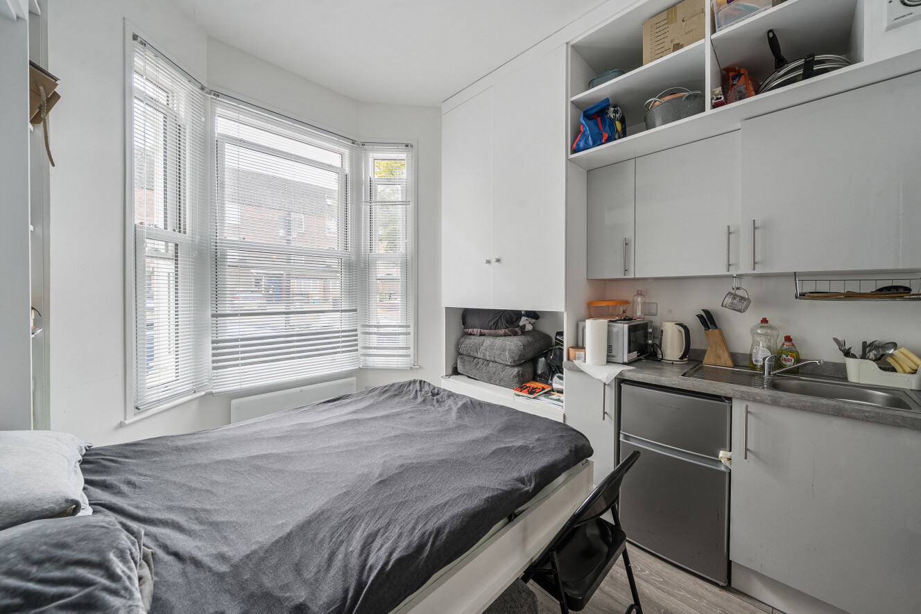 Flat 7, 77, Gilmore Road, London photo 2