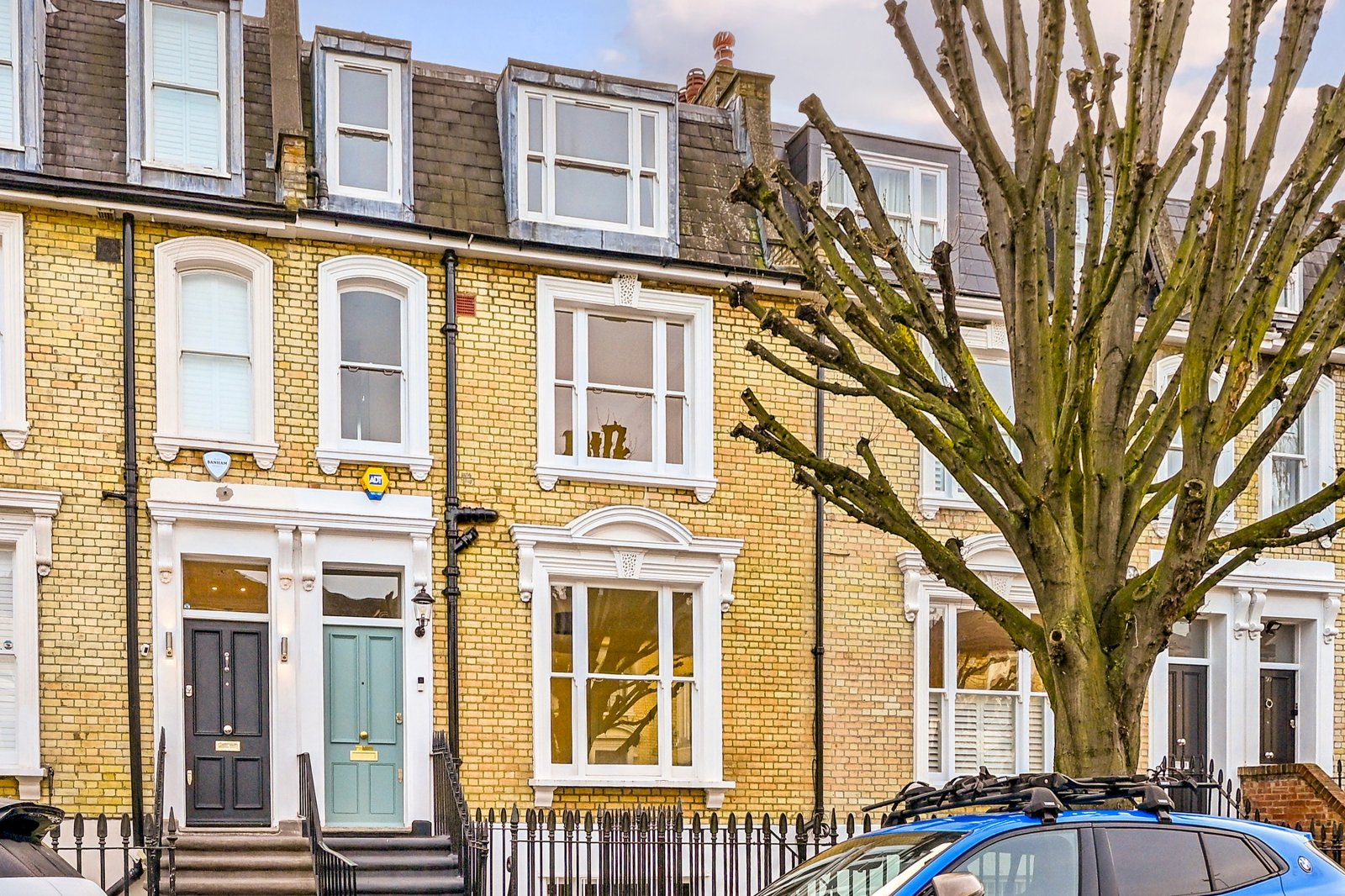 6 bedroom end terrace house for sale in London