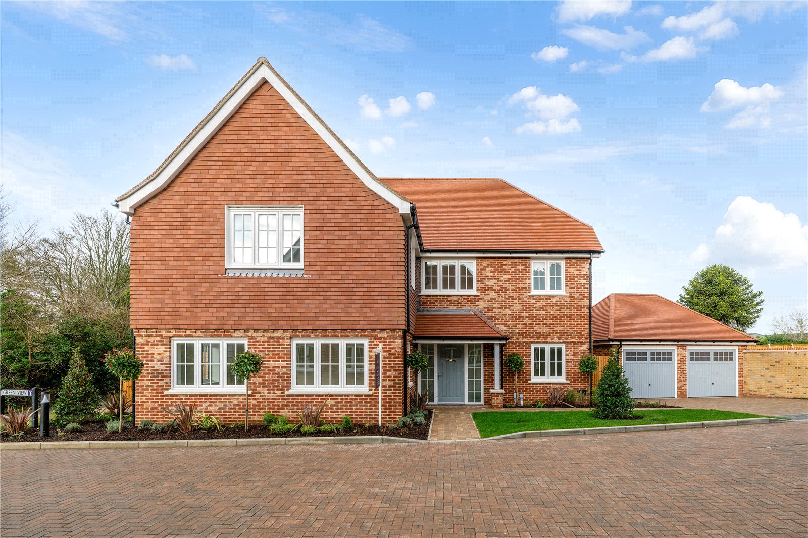 5 bedroom town house for sale