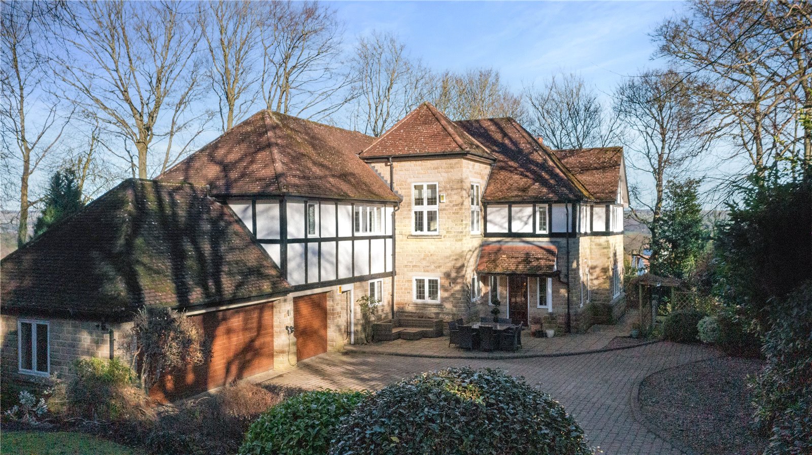 5 bedroom detached house for sale 0