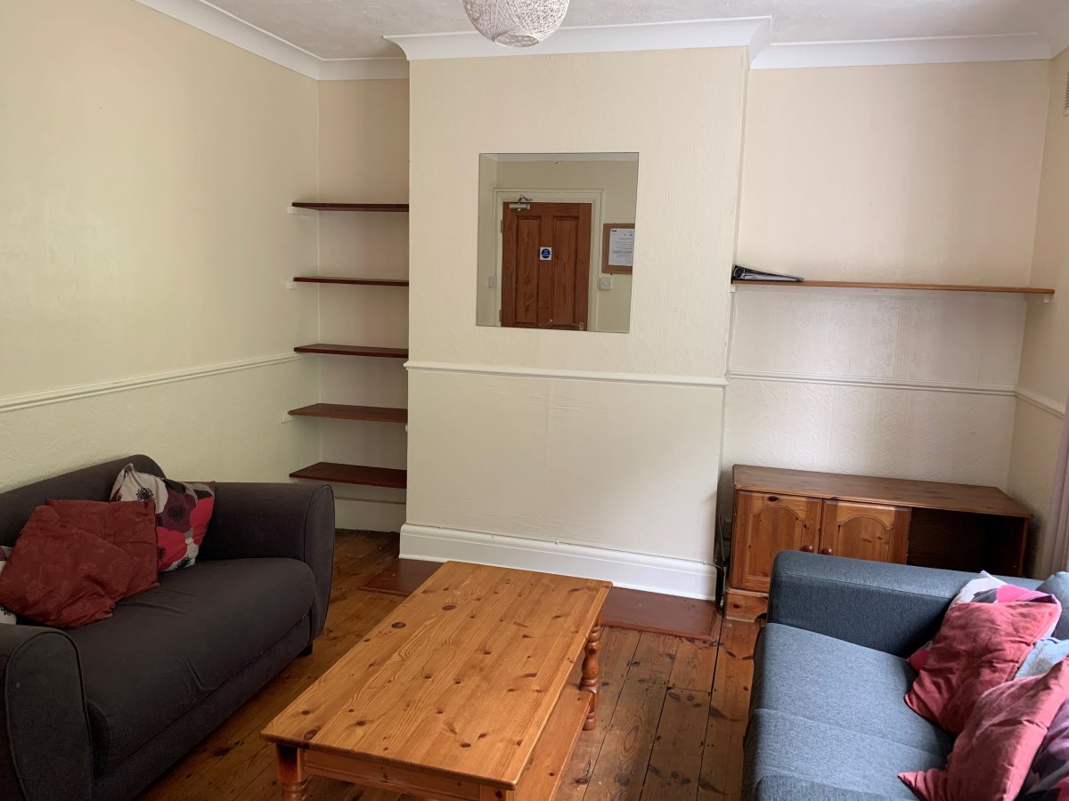 11, Upper Bevendean Avenue, Brighton photo 3