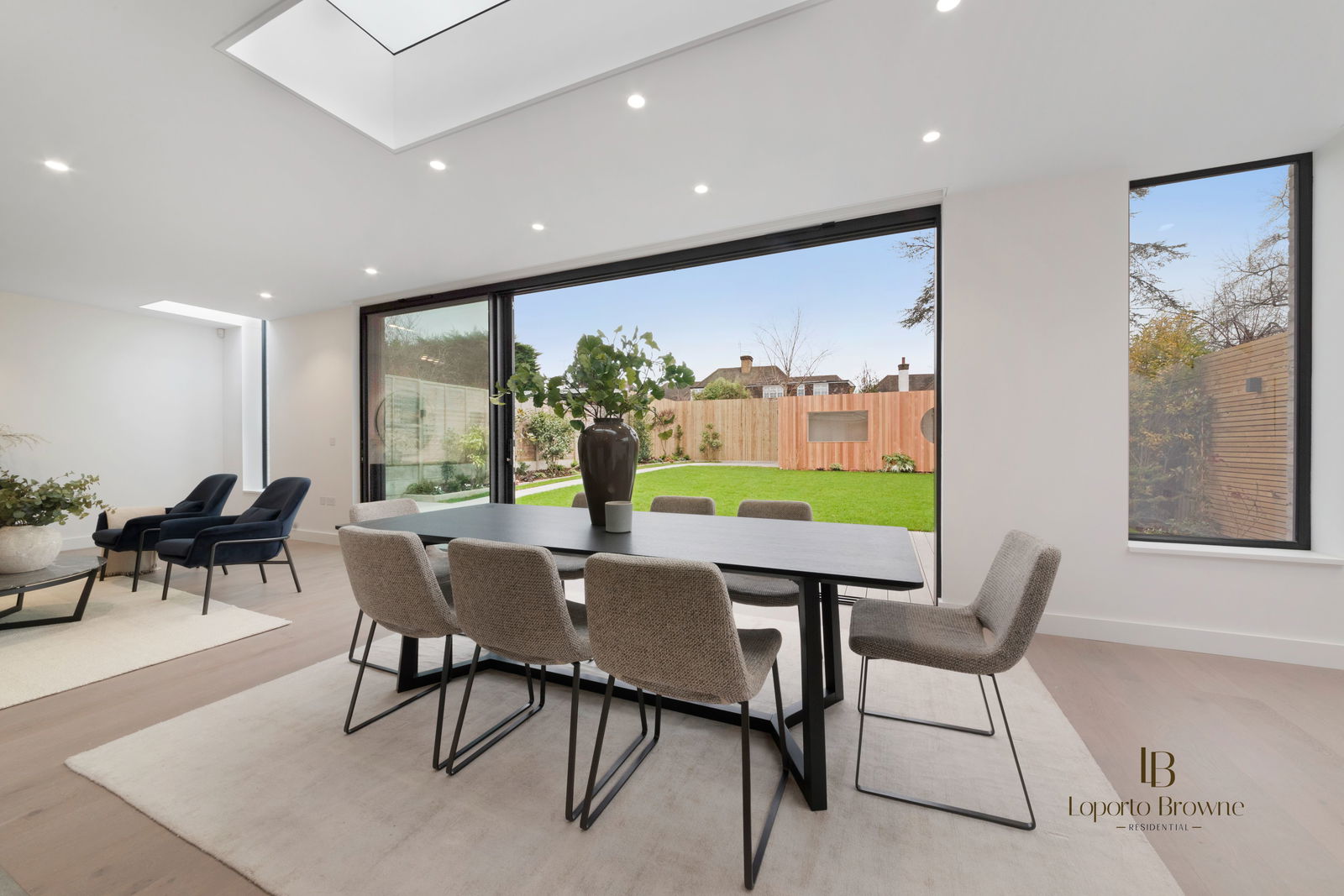 5 bedroom detached house for sale 0