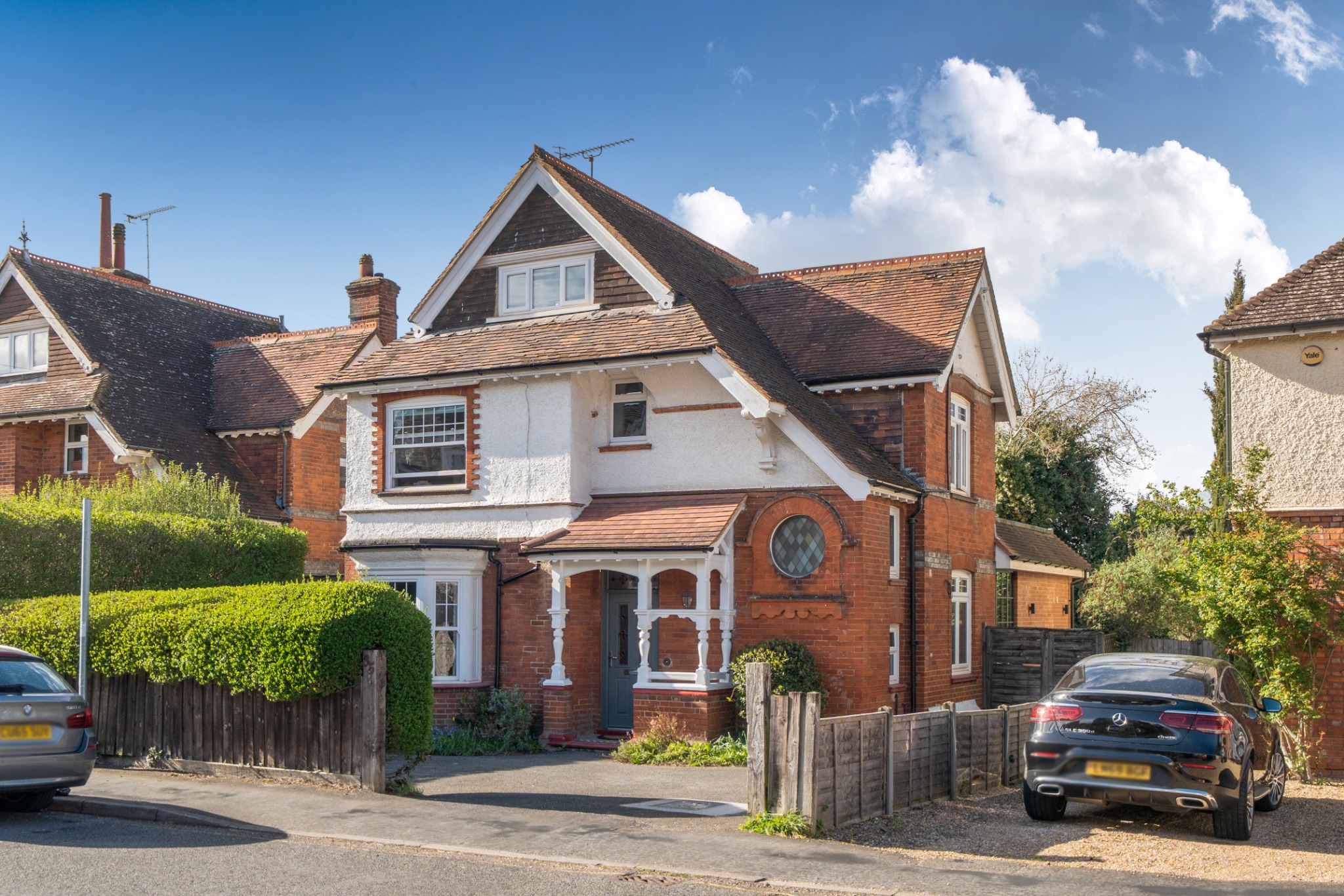 5-bed house on 35 York Road, Woking, £1,000,000