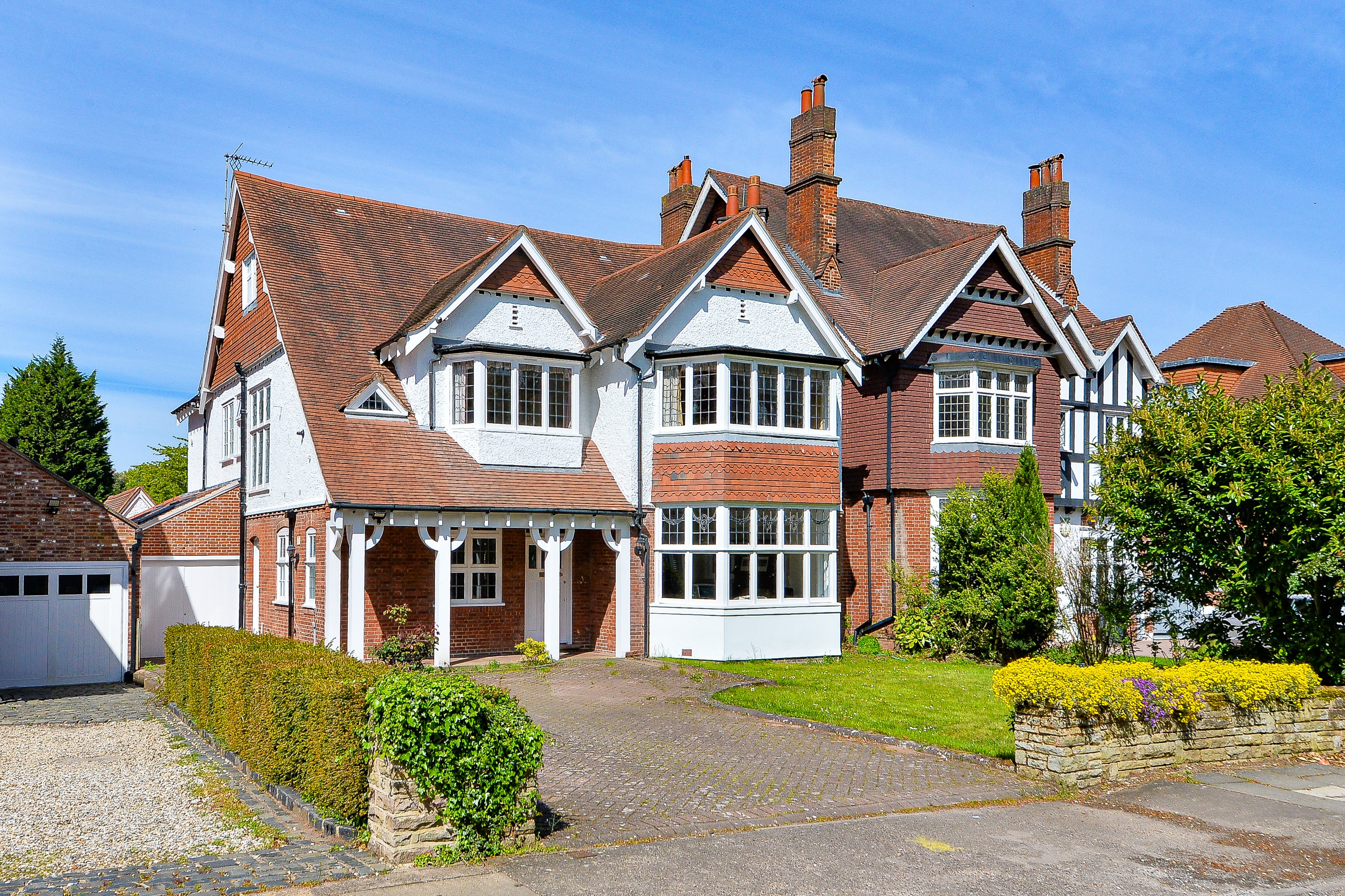 6 bedroom detached house for sale 0