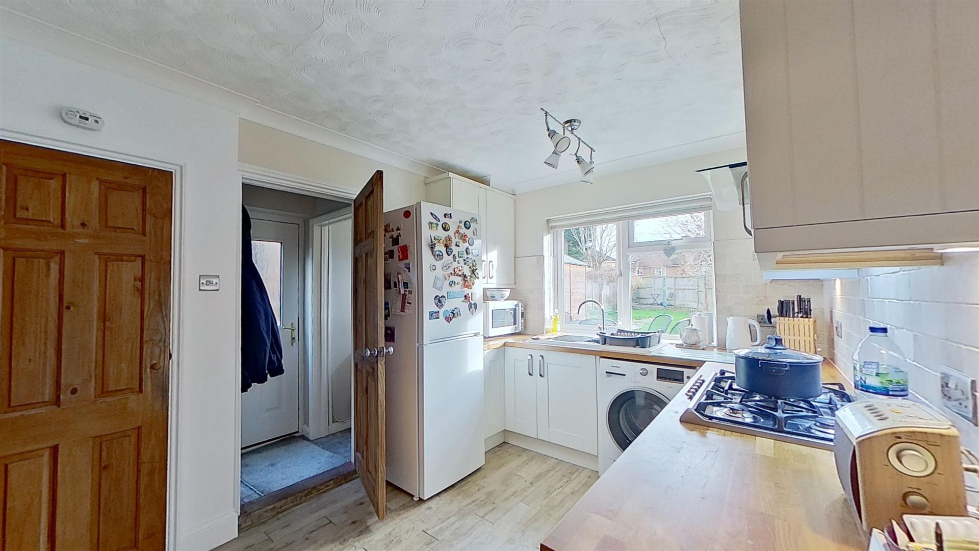 Photos of Manor Road, Bletchley, Milton Keynes MK2 - 66718302 ...