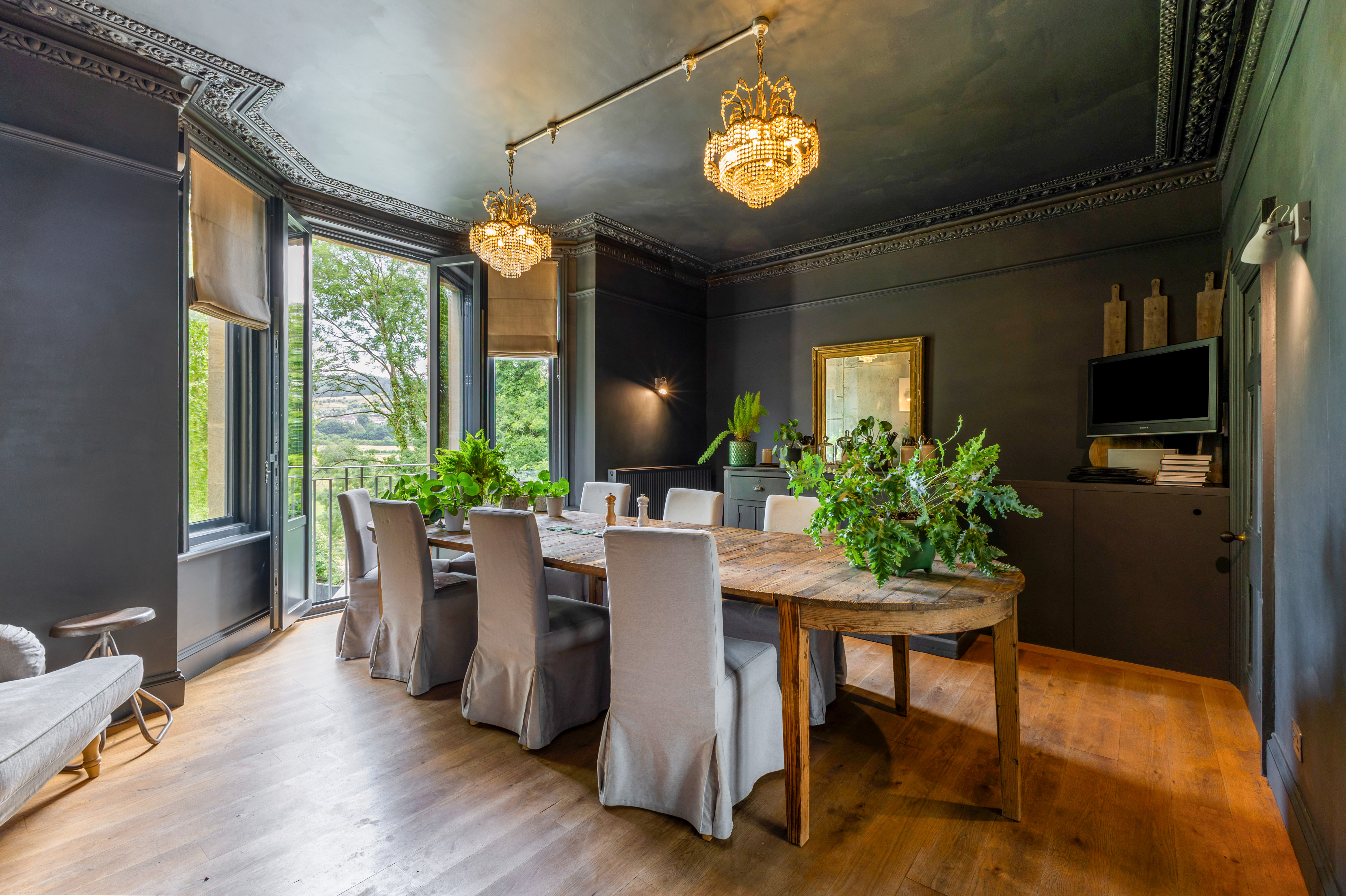 4 bedroom semi-detached house for sale 0