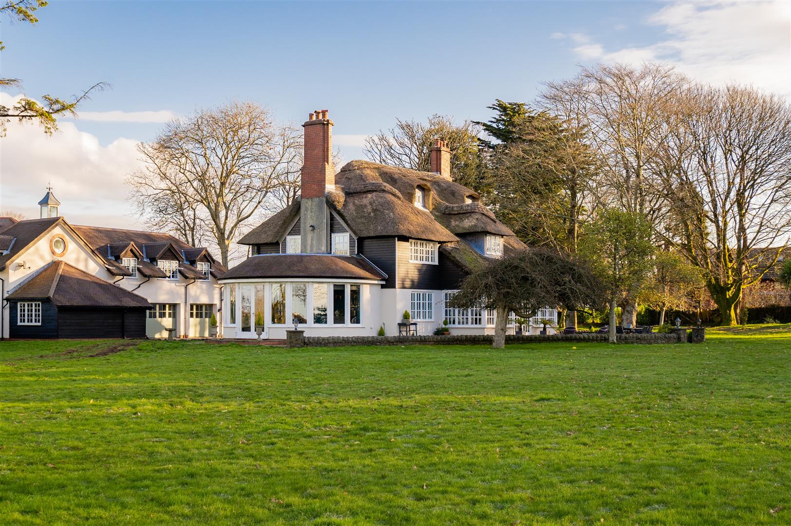 8 bedroom detached house for sale 0
