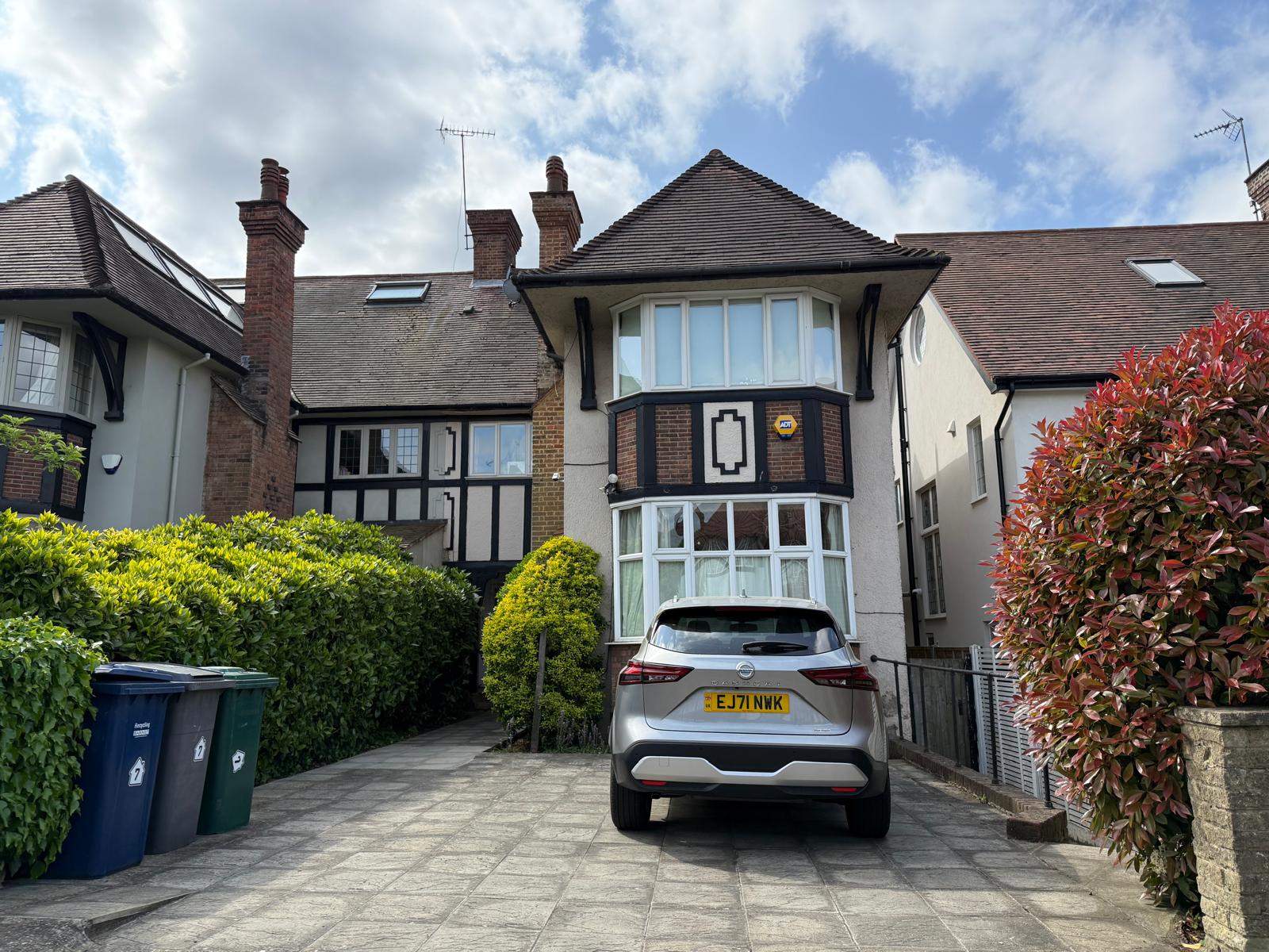4 bedroom semi-detached house for sale 0