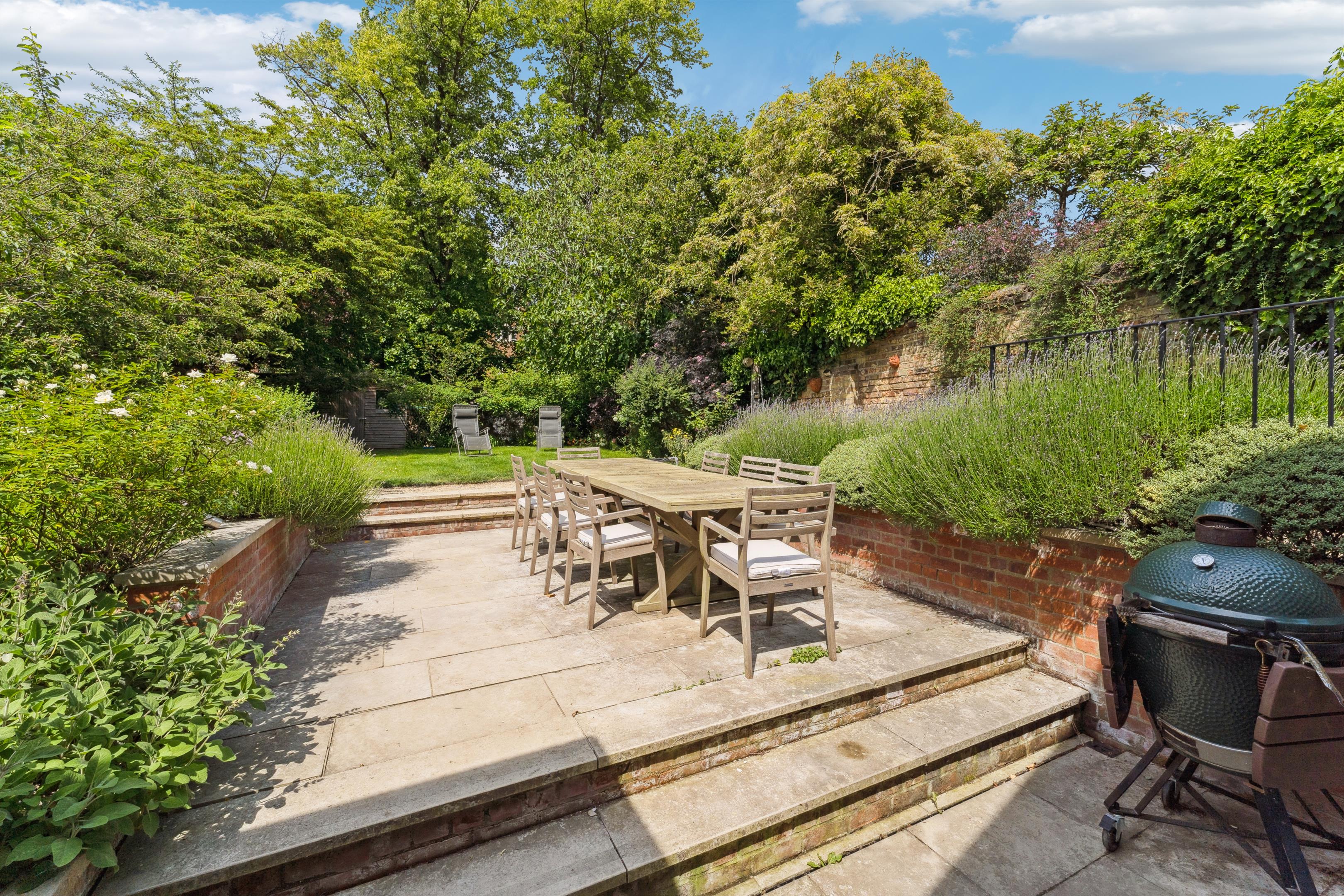 5 bedroom semi-detached house for sale 0