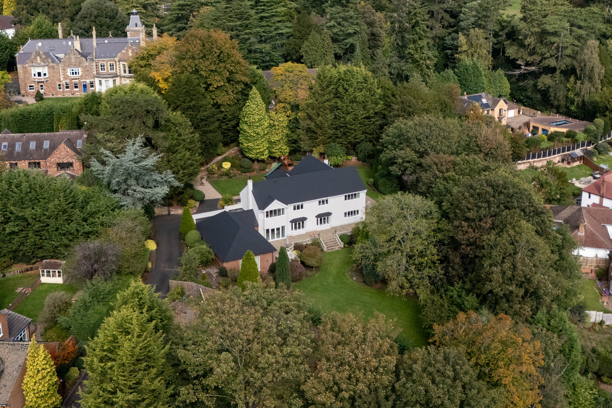 4 bedroom detached house for sale 0