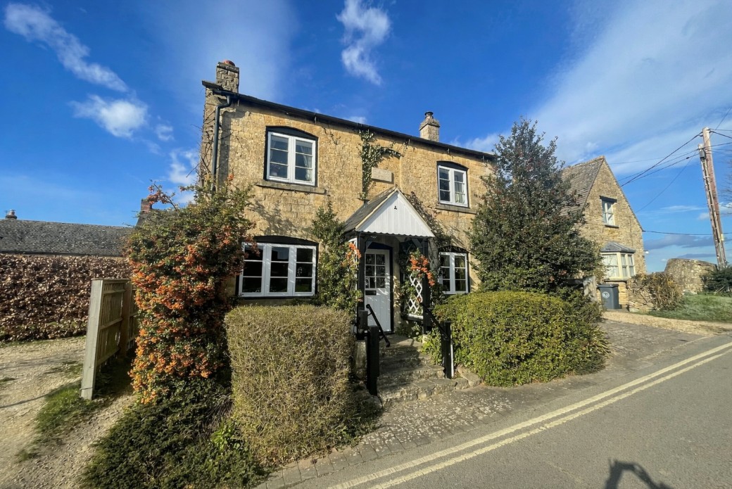 3-bed house on Elm Tree Cottage, Chapel Lane, Enstone, £625,000