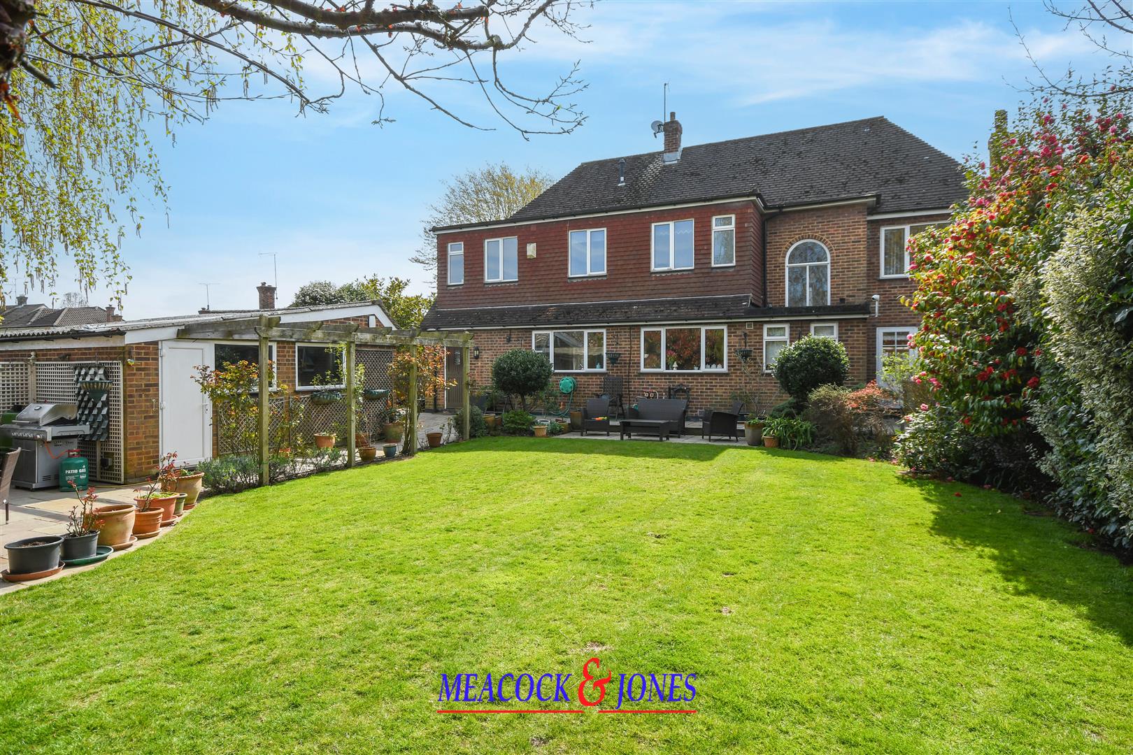 5 bedroom detached house for sale 0