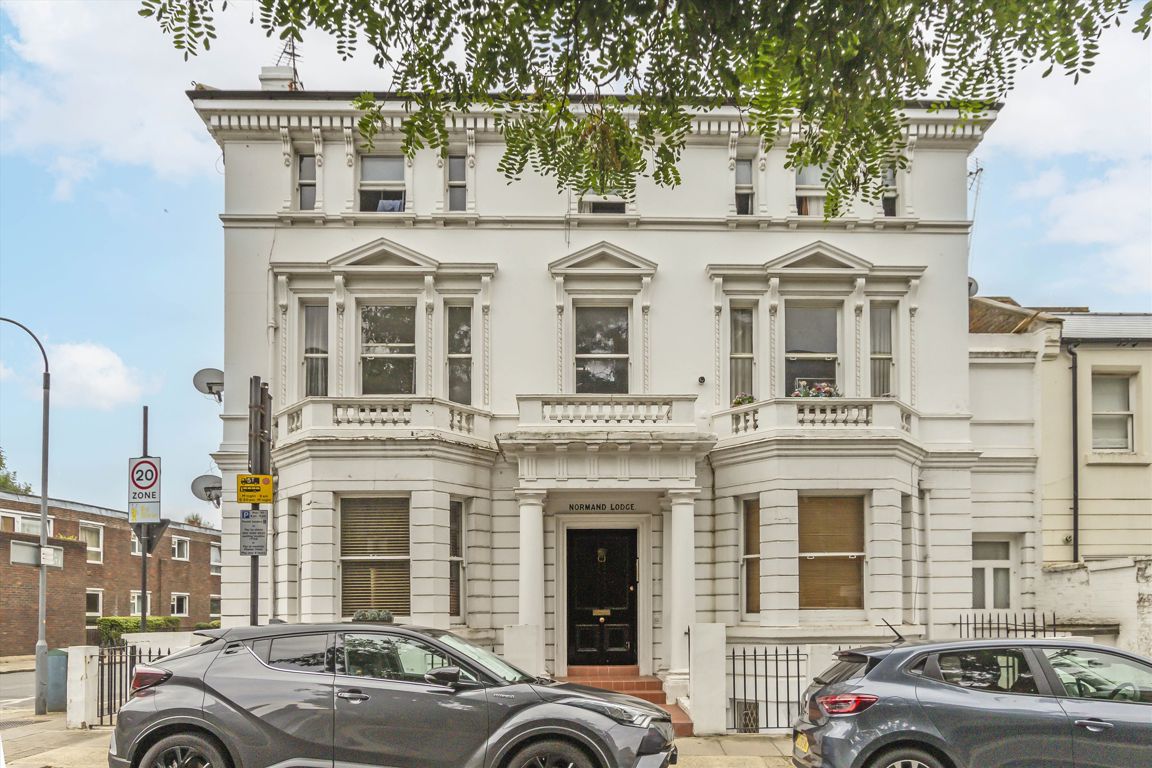 Greyhound Road, London photo 3