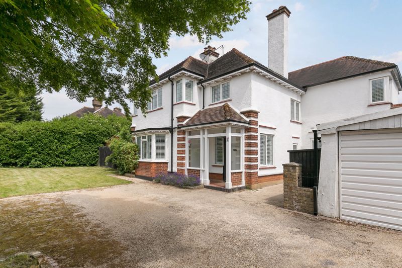 5 bedroom detached house for sale 0