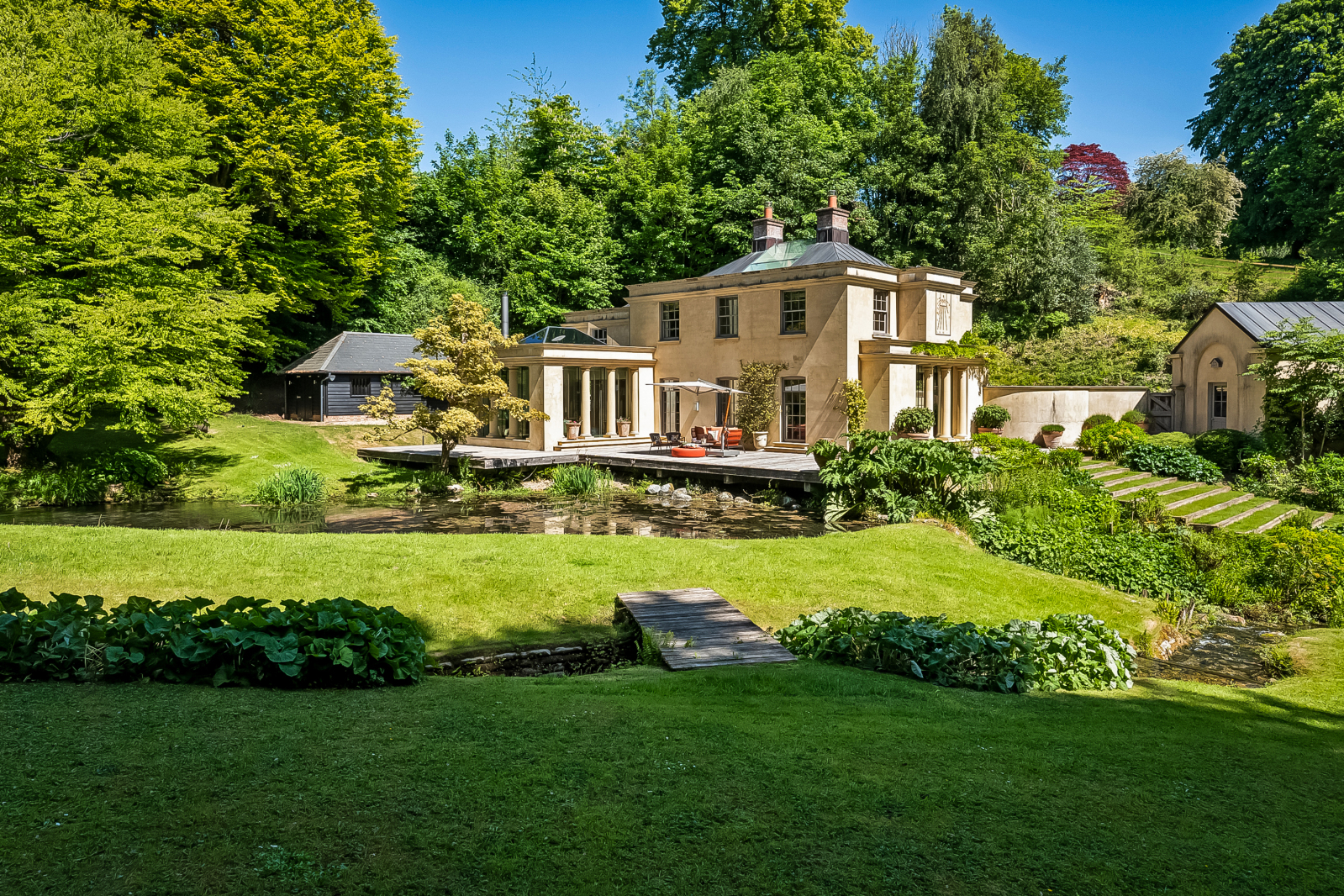 7 bedroom detached house for sale in Southend-on-Sea