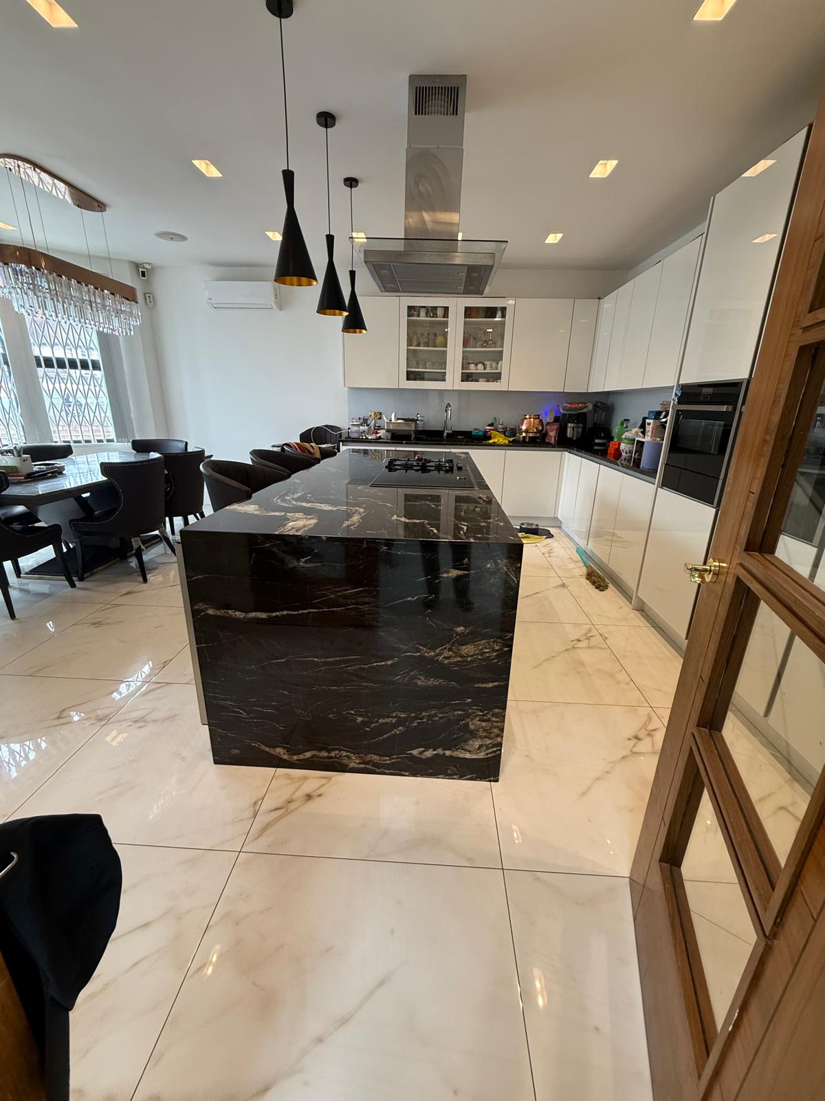 5 bedroom detached house for sale 0