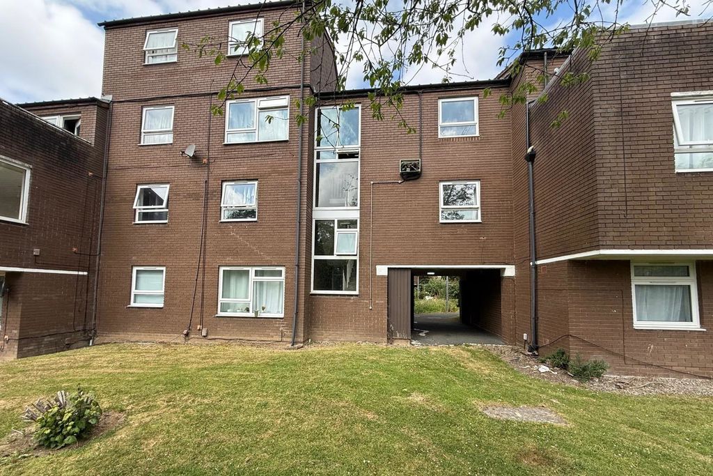 41, Boulton Grange, Telford photo 3