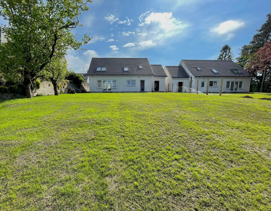 Photos of 24 & 26, Hawthorn Gardens, Loanhead EH20 61619282