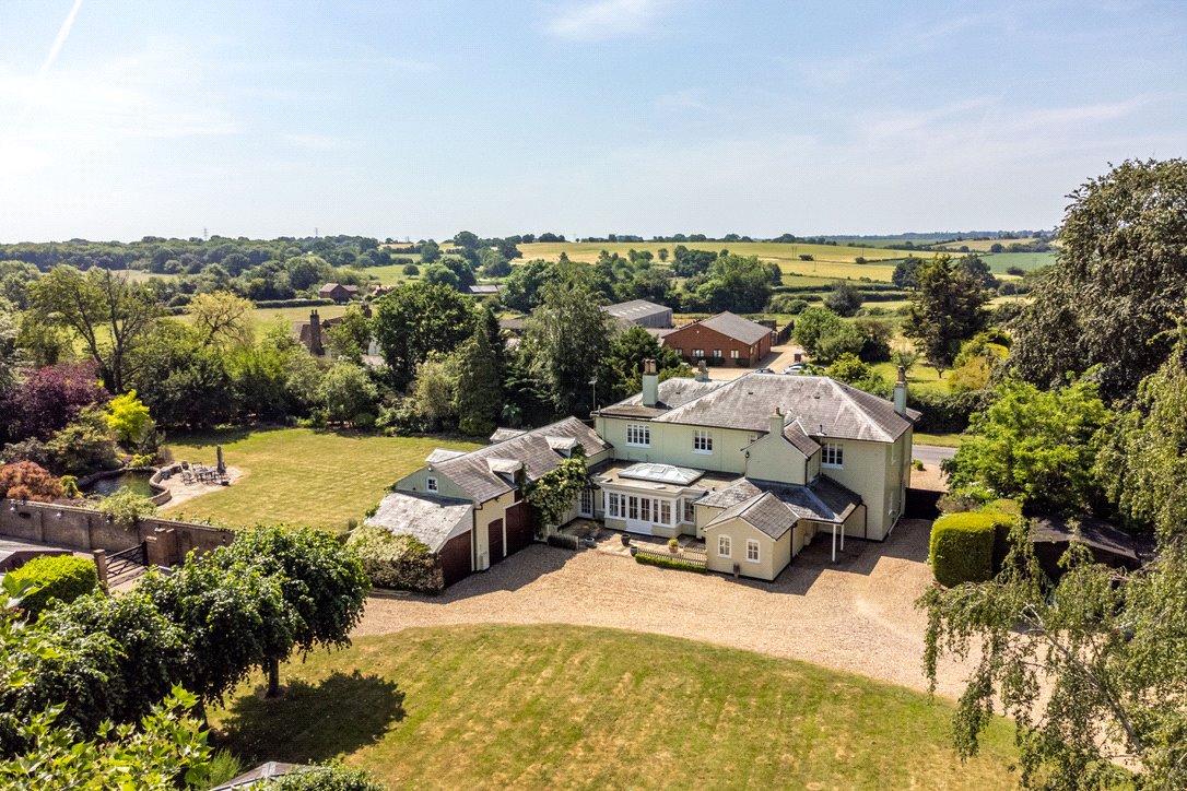 5 bedroom equestrian property for sale 0