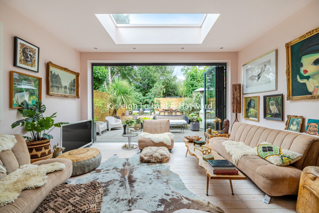 2 bedroom flat for sale 0