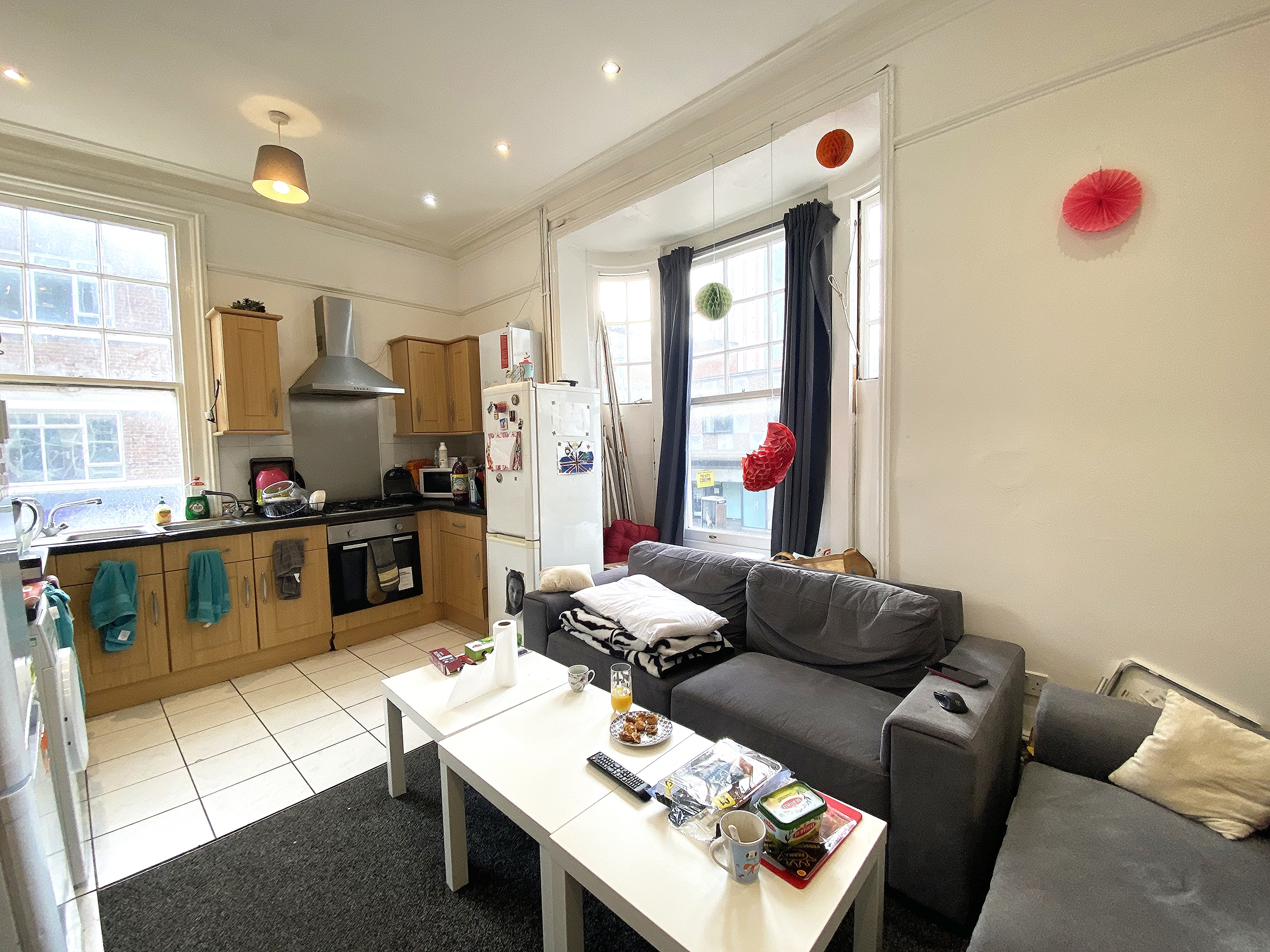 6-bed flat on ALL BILLS INCLUDED, 14a, Edinburgh Road, Portsmouth, £3,875/mo