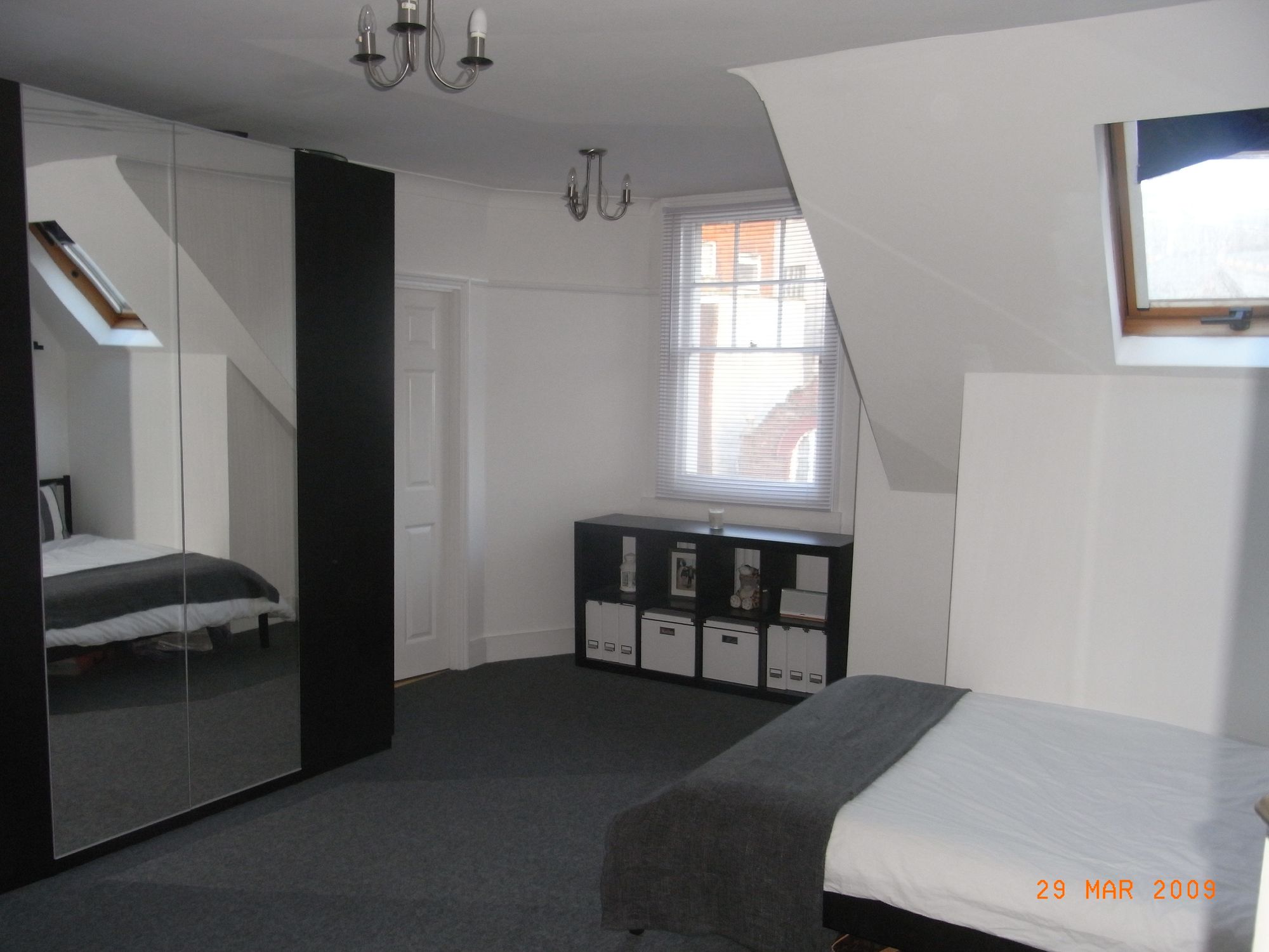 Flat 9, 2 Gleneldon Road, London photo 4