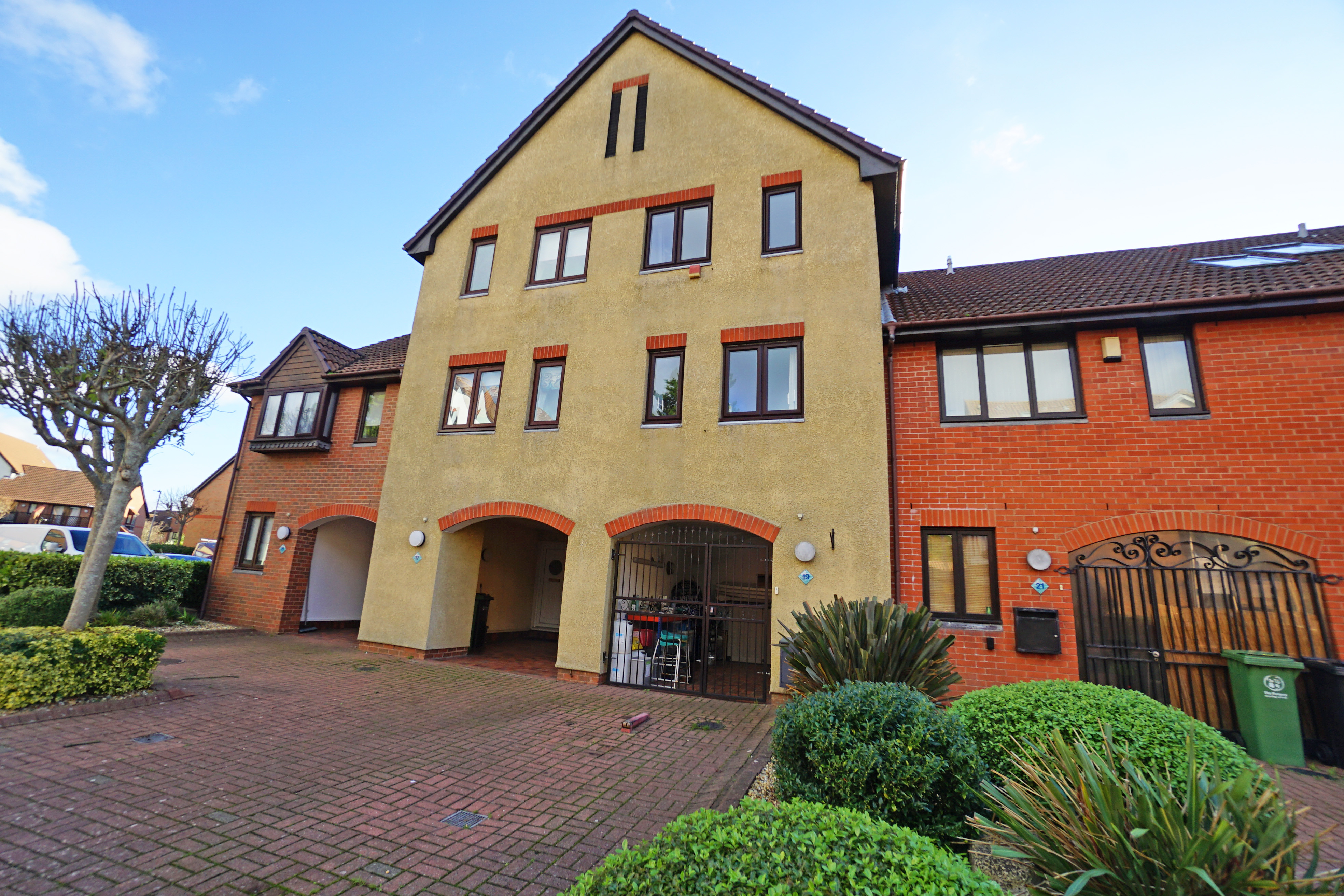 3-bed other on 19, Newlyn Way, Portsmouth, £595,000