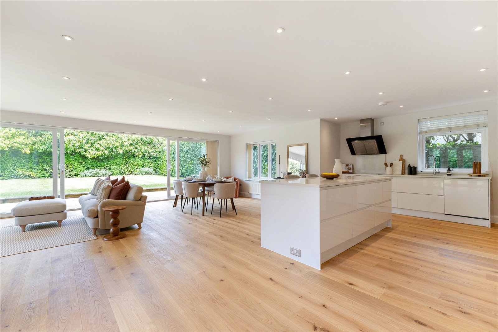 5 bedroom detached house for sale 0