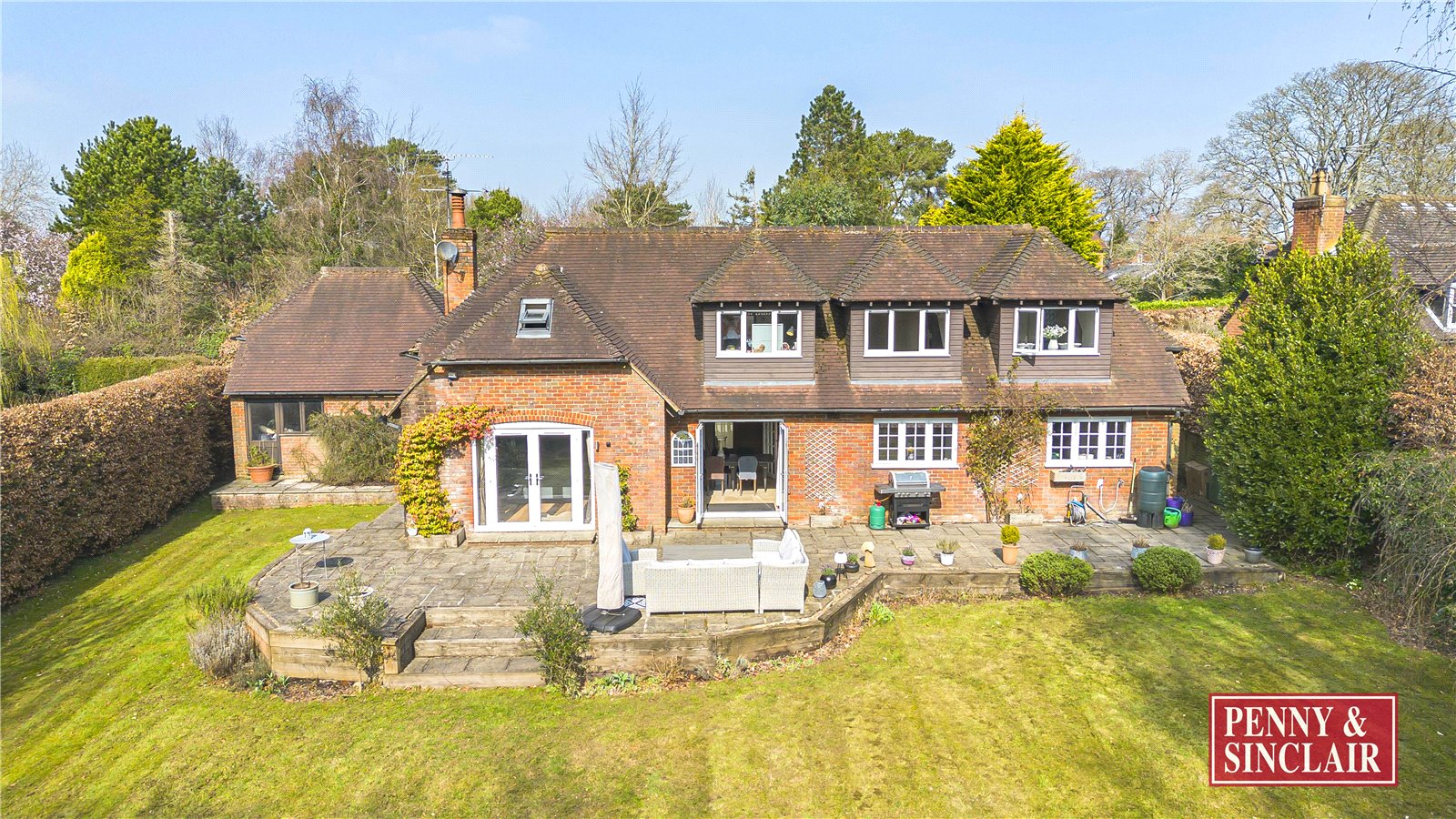 5 bedroom detached house for sale 0