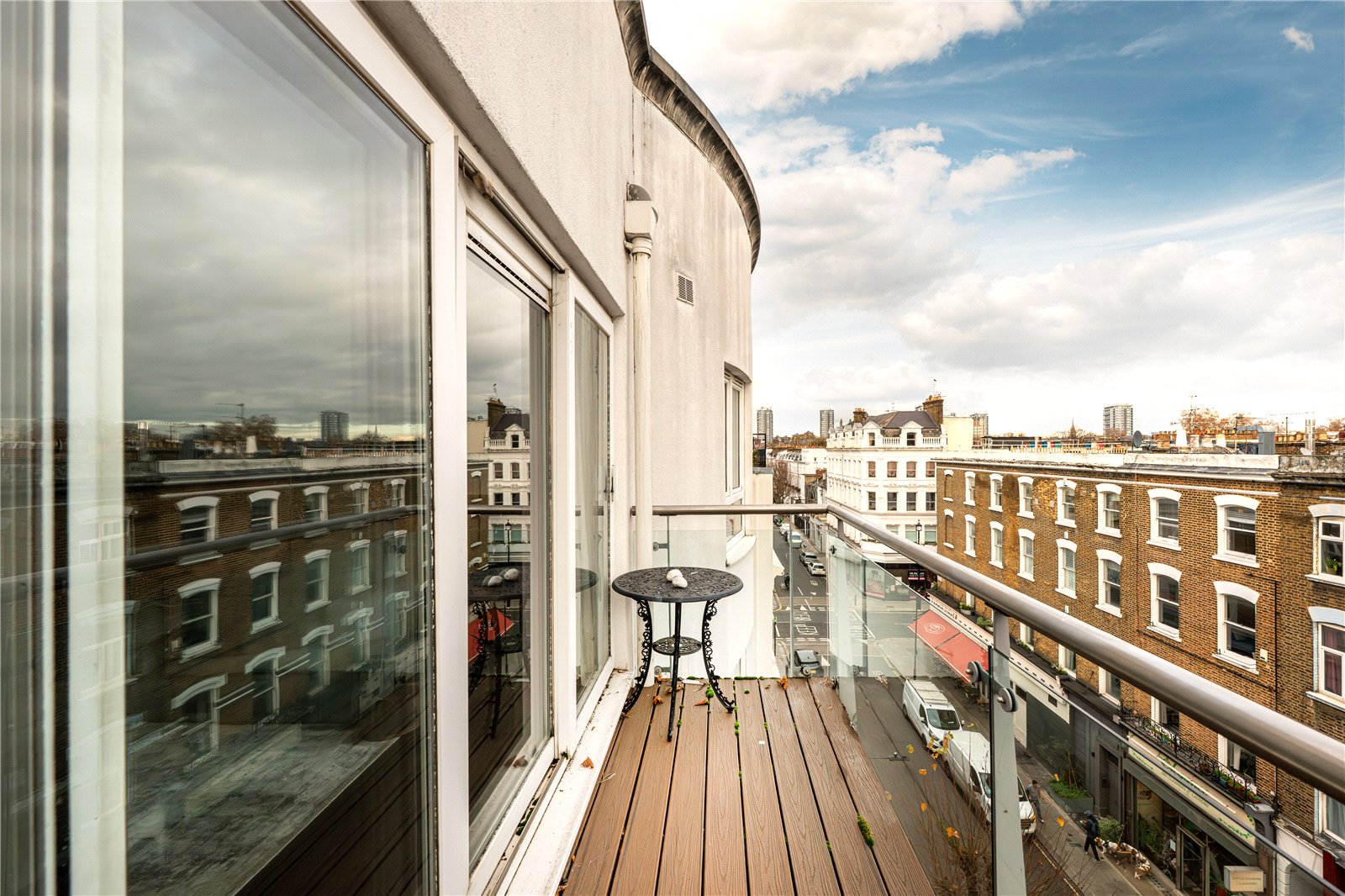 2 bedroom flat for sale 0