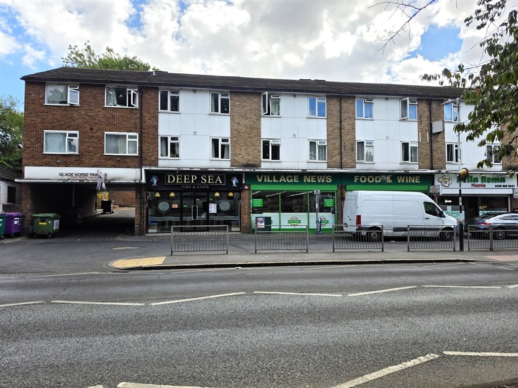 15 Black Horse Parade, High Road, Eastcote, Pinner photo 4