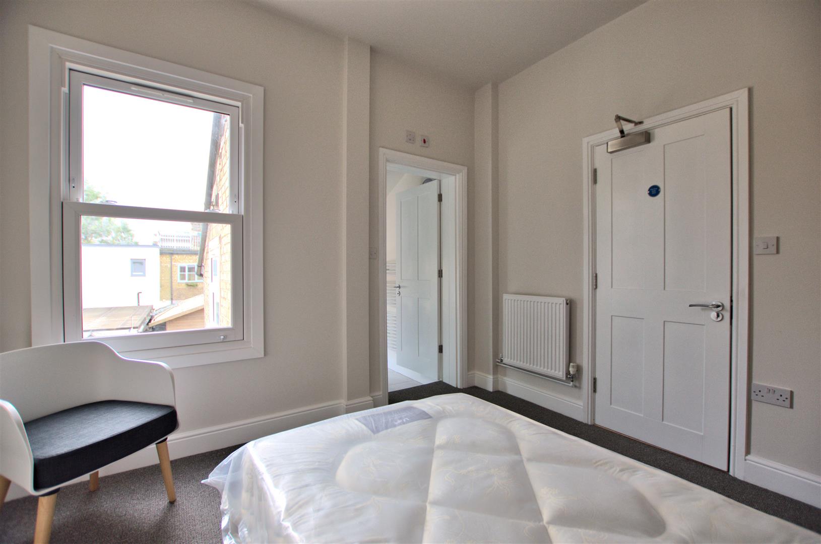 Room 4, 300a, Mill Road, Cambridge photo 4