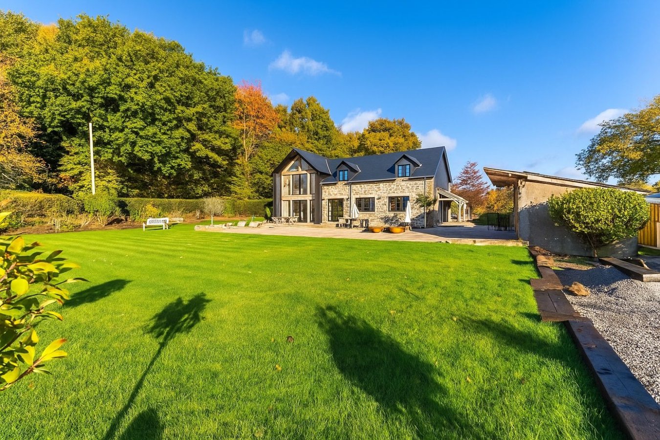 3 bedroom flat for sale