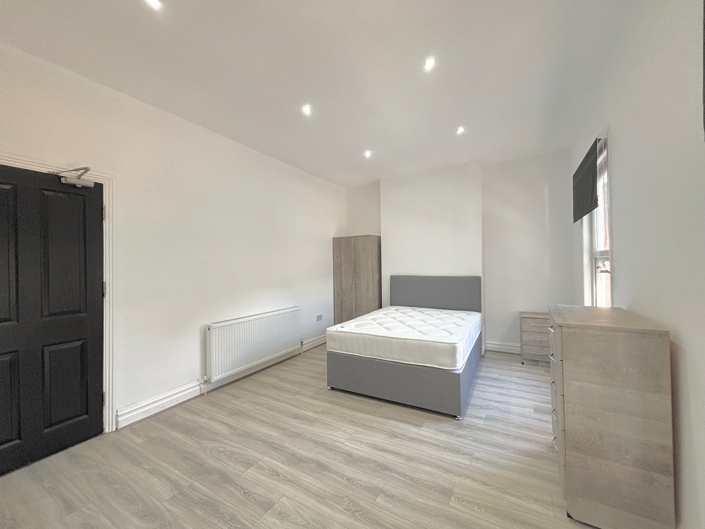 Room 5 8 Rutland Road, Bedford photo 5