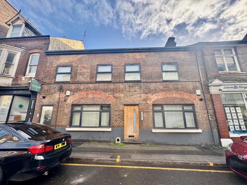 5 bedroom detached house for sale in New Malden