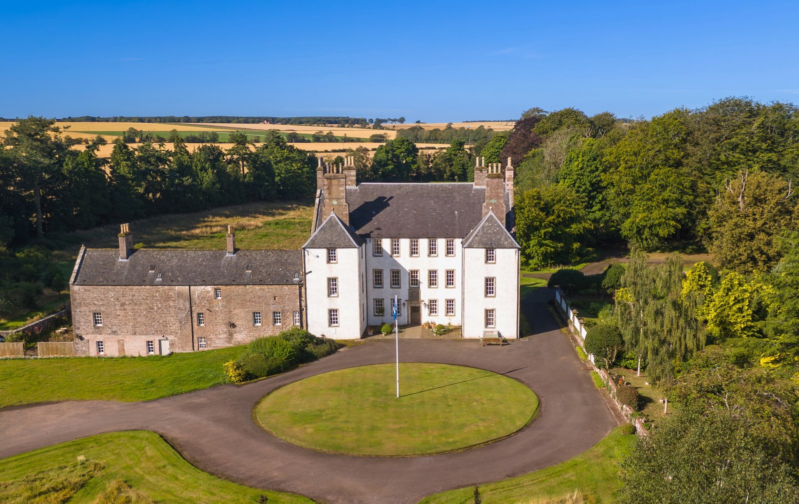 8 bedroom detached house for sale 0