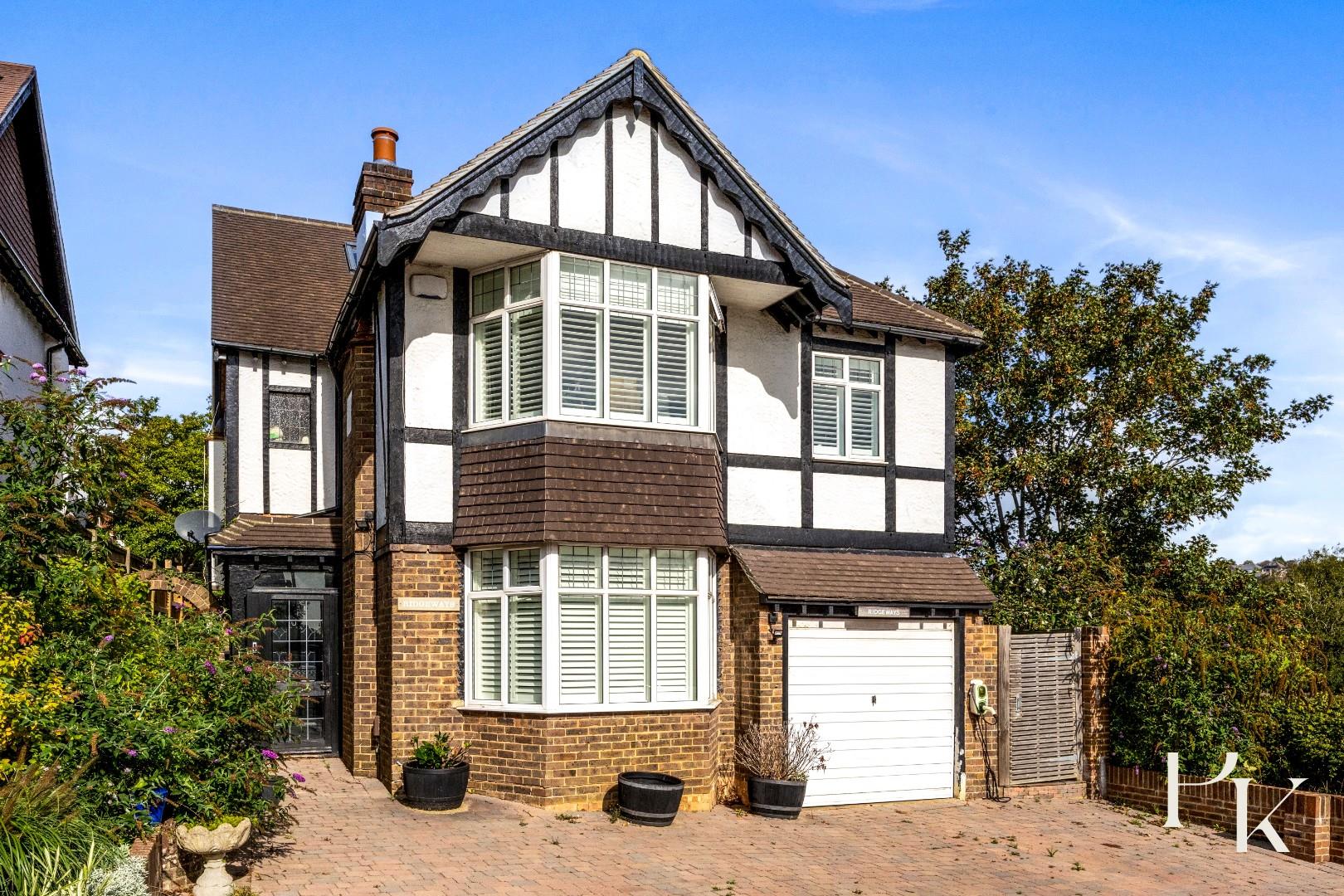 5 bedroom detached house for sale 0