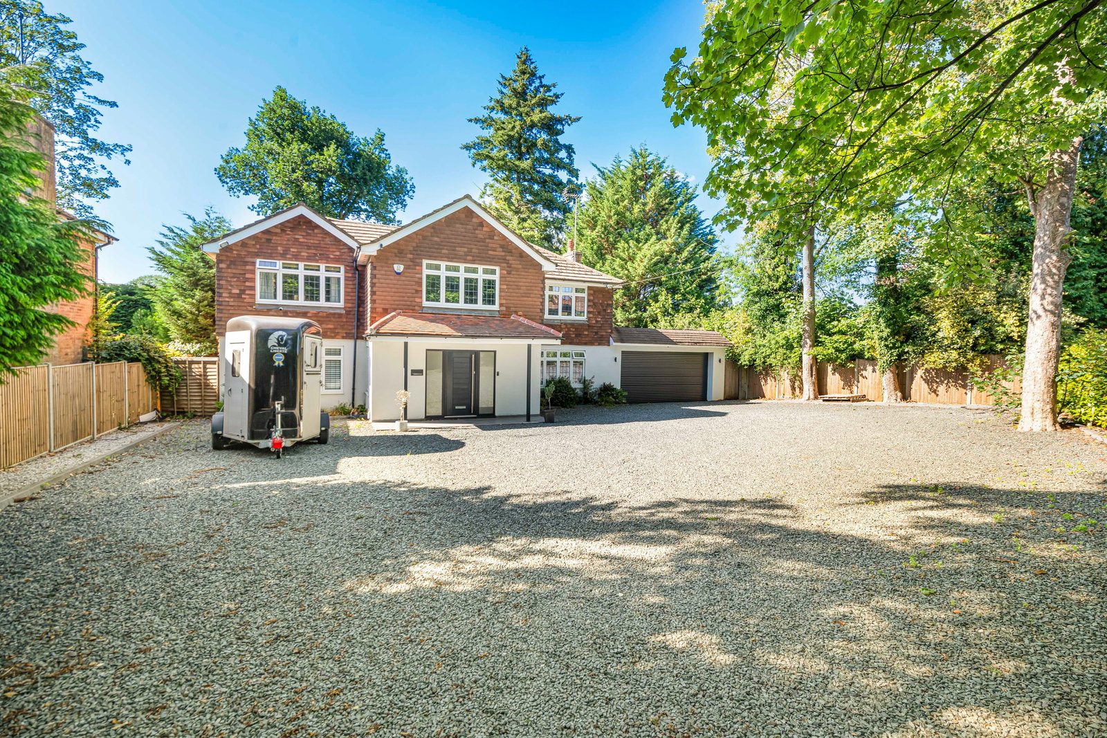 5 bedroom semi-detached house for sale in London