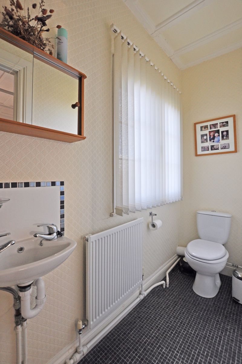 Photos of Beautiful Family House, Ridgeway, Newport NP20 61725786